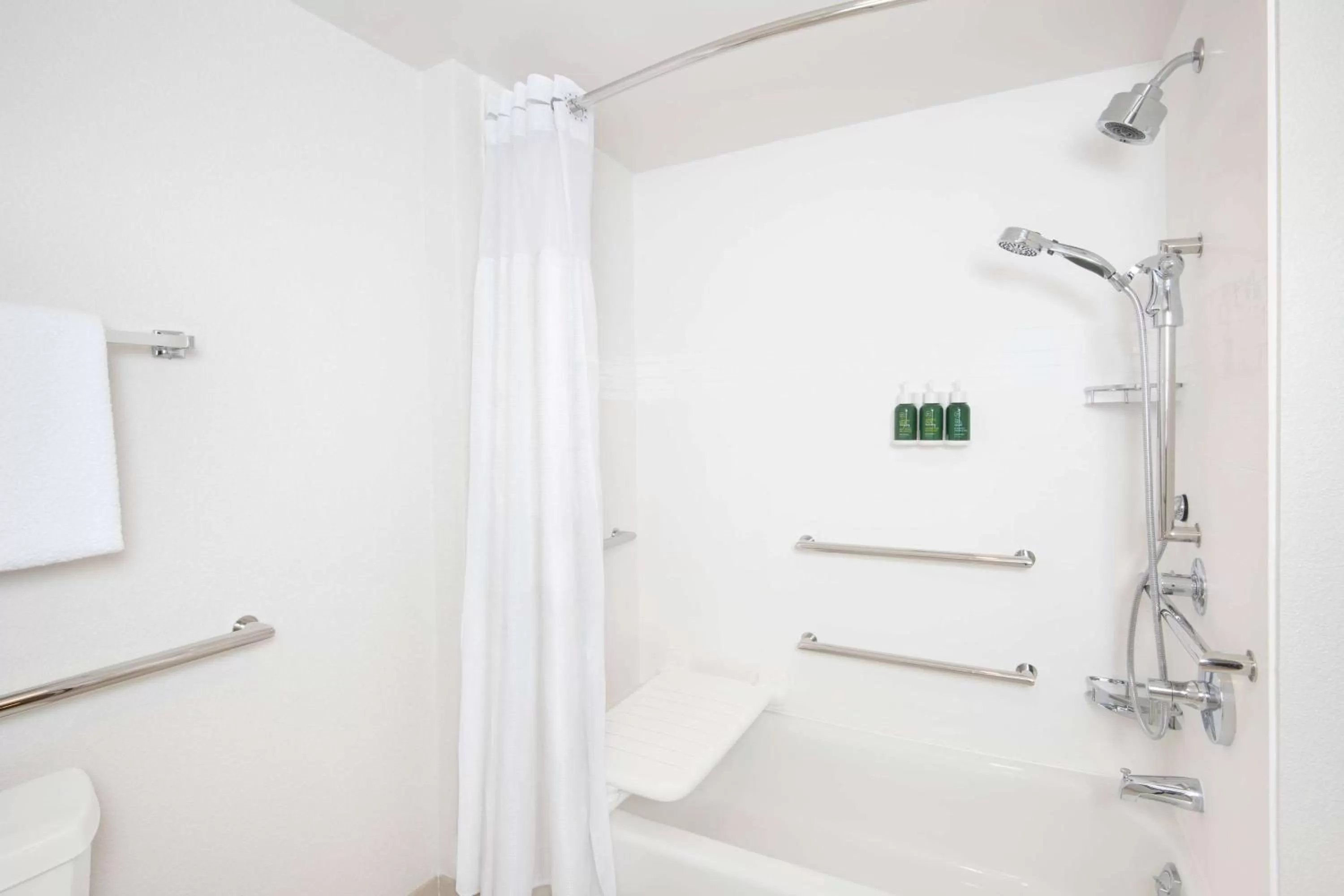 Mobility Accessible One Bedroom Suite King Tub in Sonesta ES Suites Atlanta Kennesaw Town Center