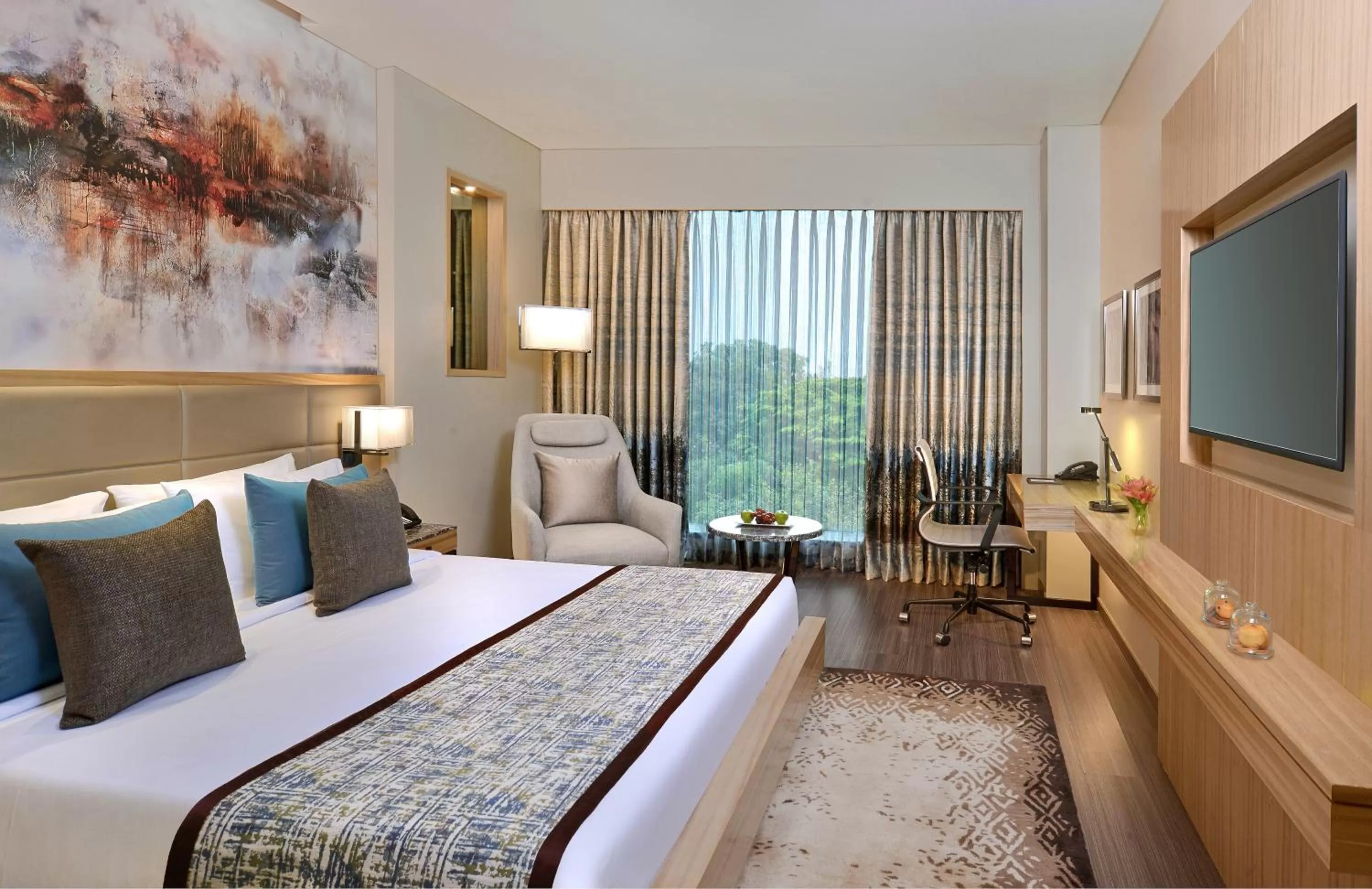 Photo of the whole room, Bed in Radisson Mumbai Andheri MIDC