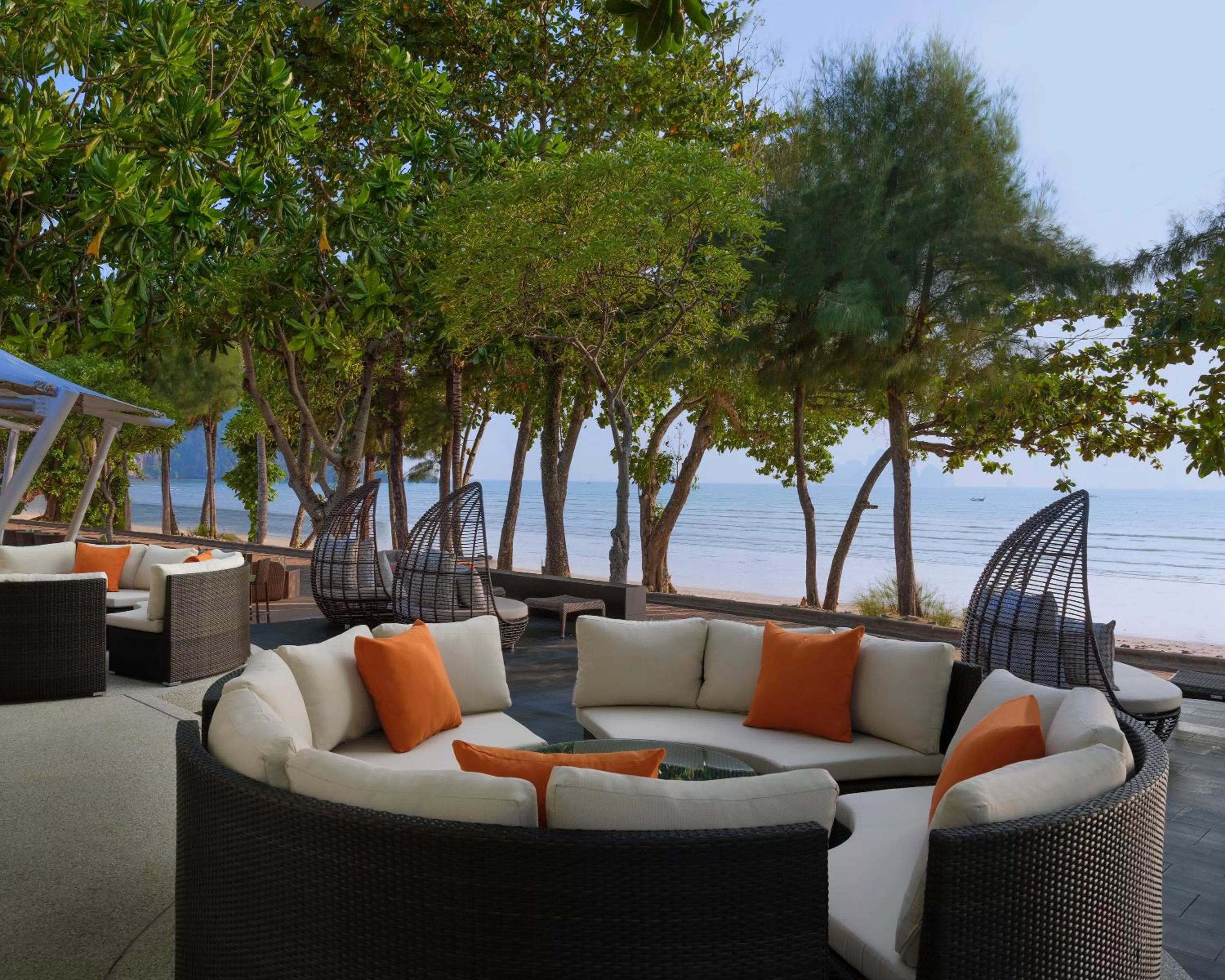 Restaurant/places to eat in Aonang Villa Resort I Beach Front