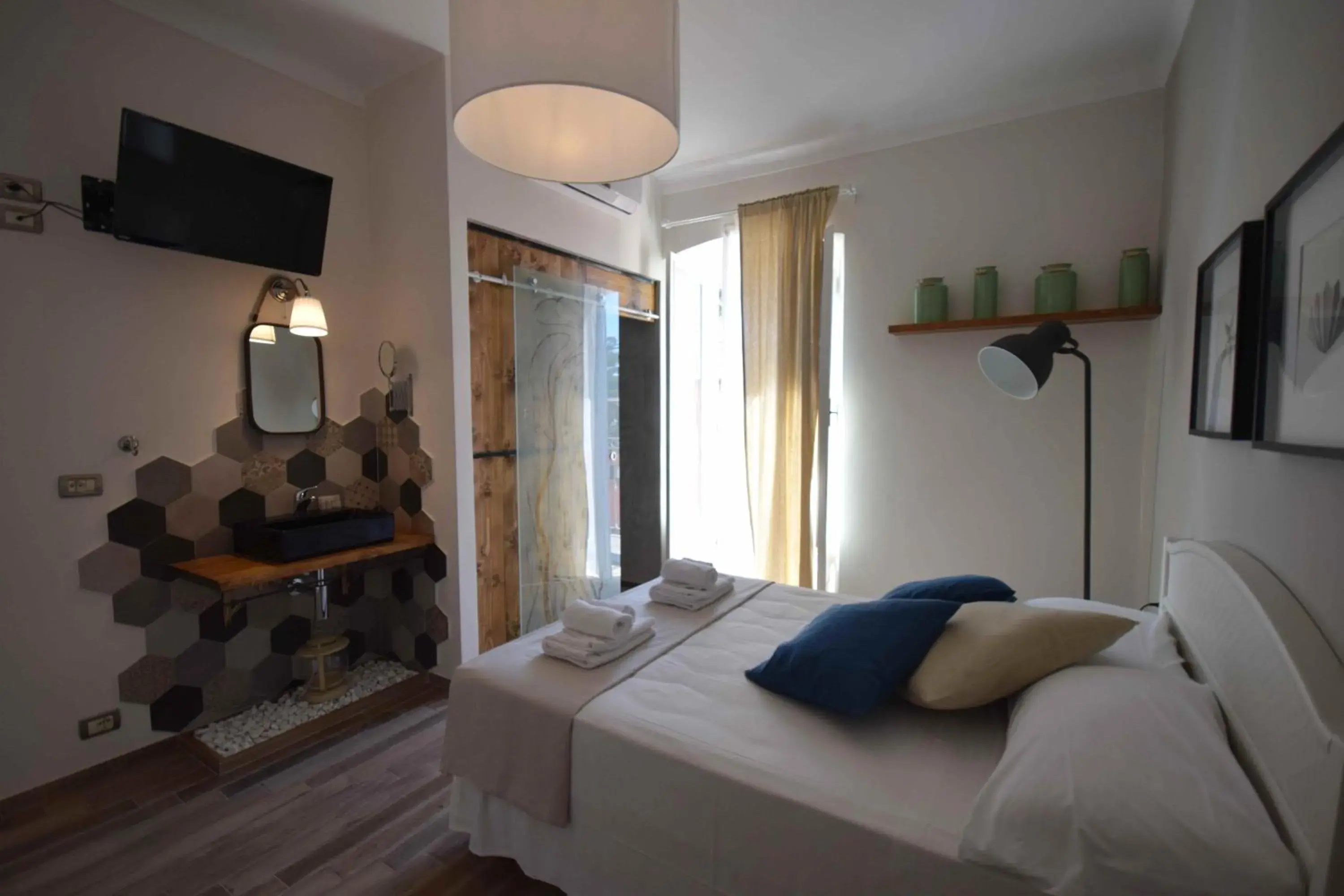 Deluxe Double Room with Balcony in Fra Diavolo Deluxe Double Room with Balcony in Fra Diavolo