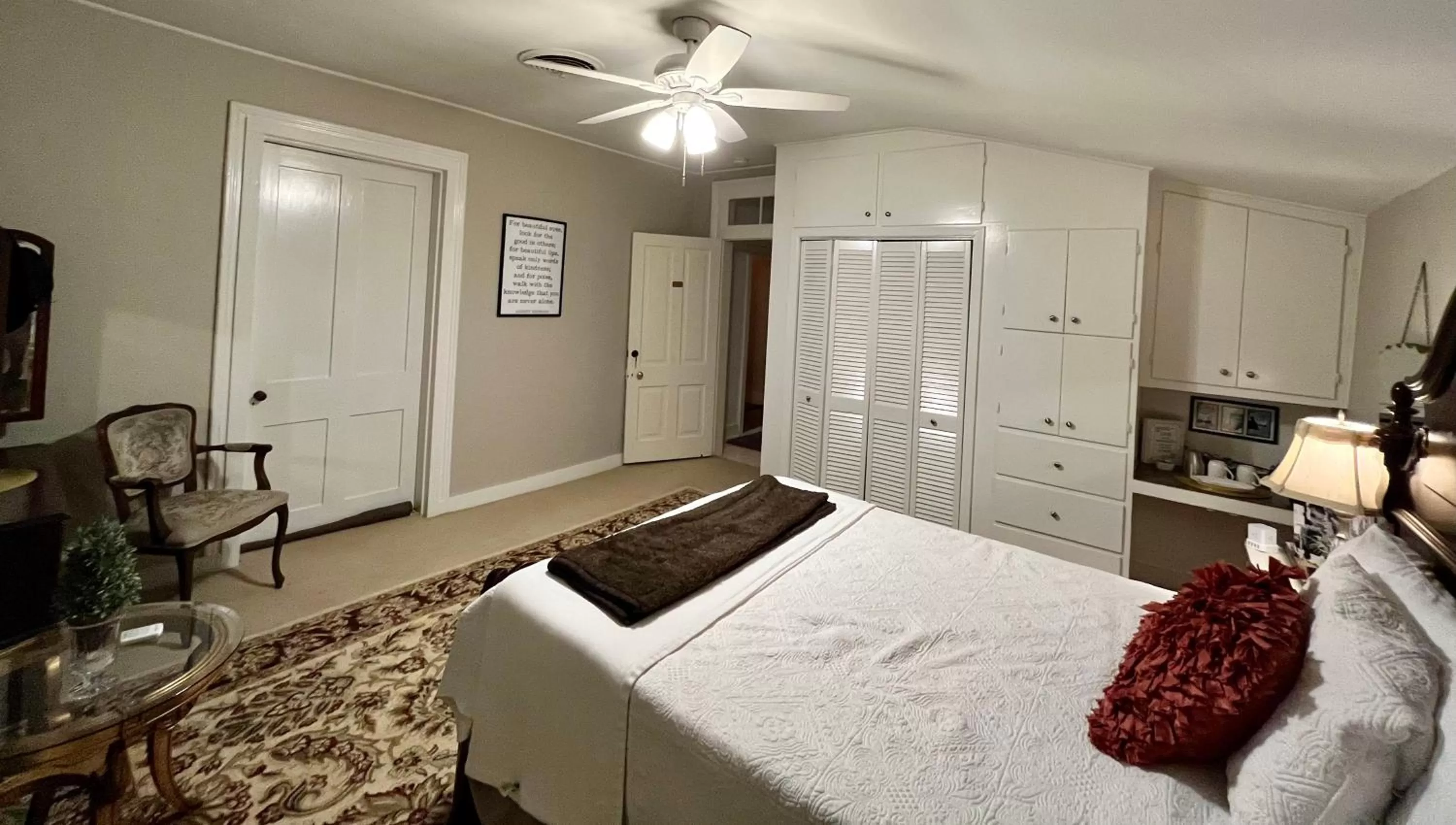 Bedroom, Bed in The Beaumont House Natchez