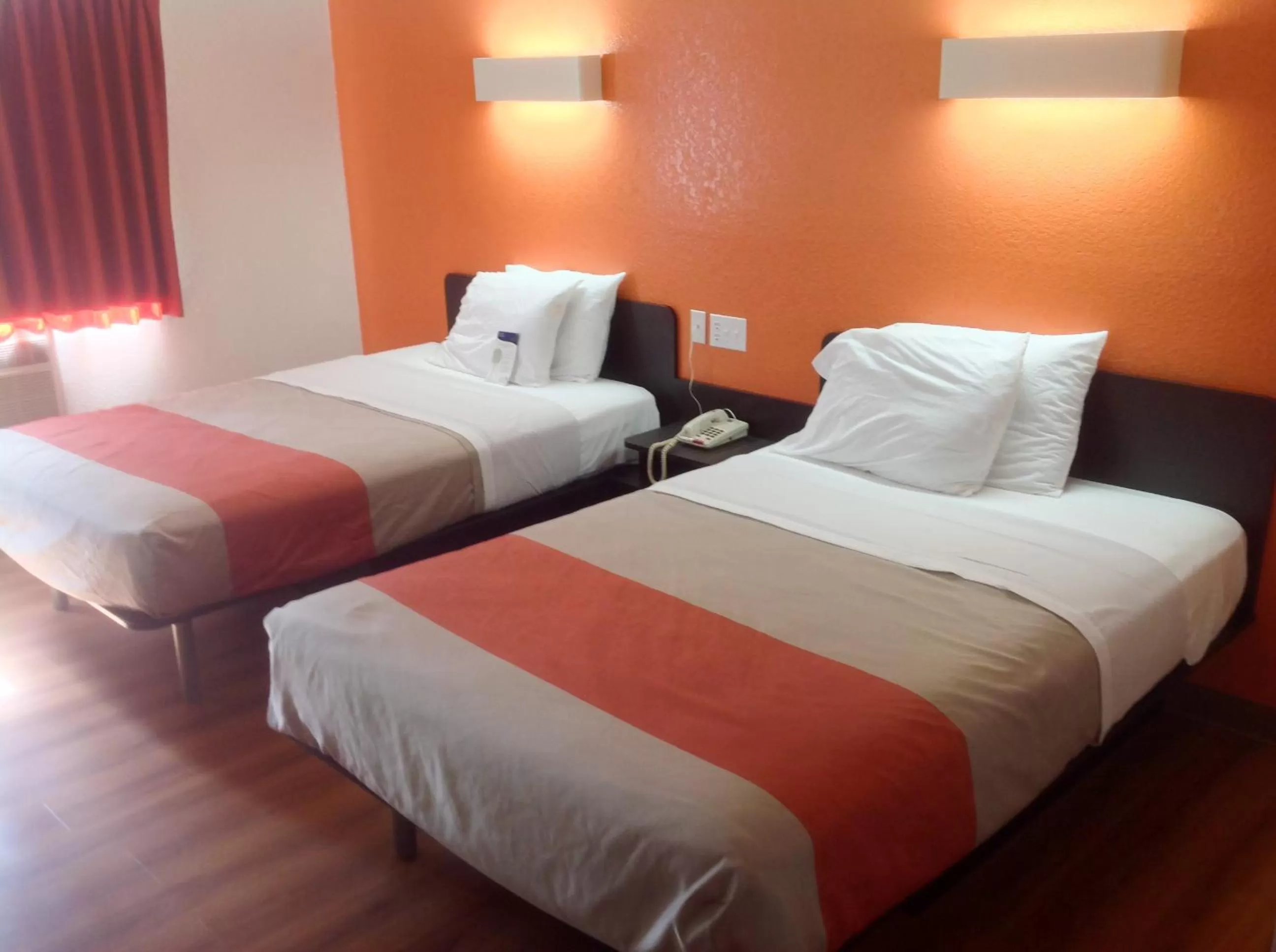 Bedroom, Bed in Motel 6-Salisbury, MD