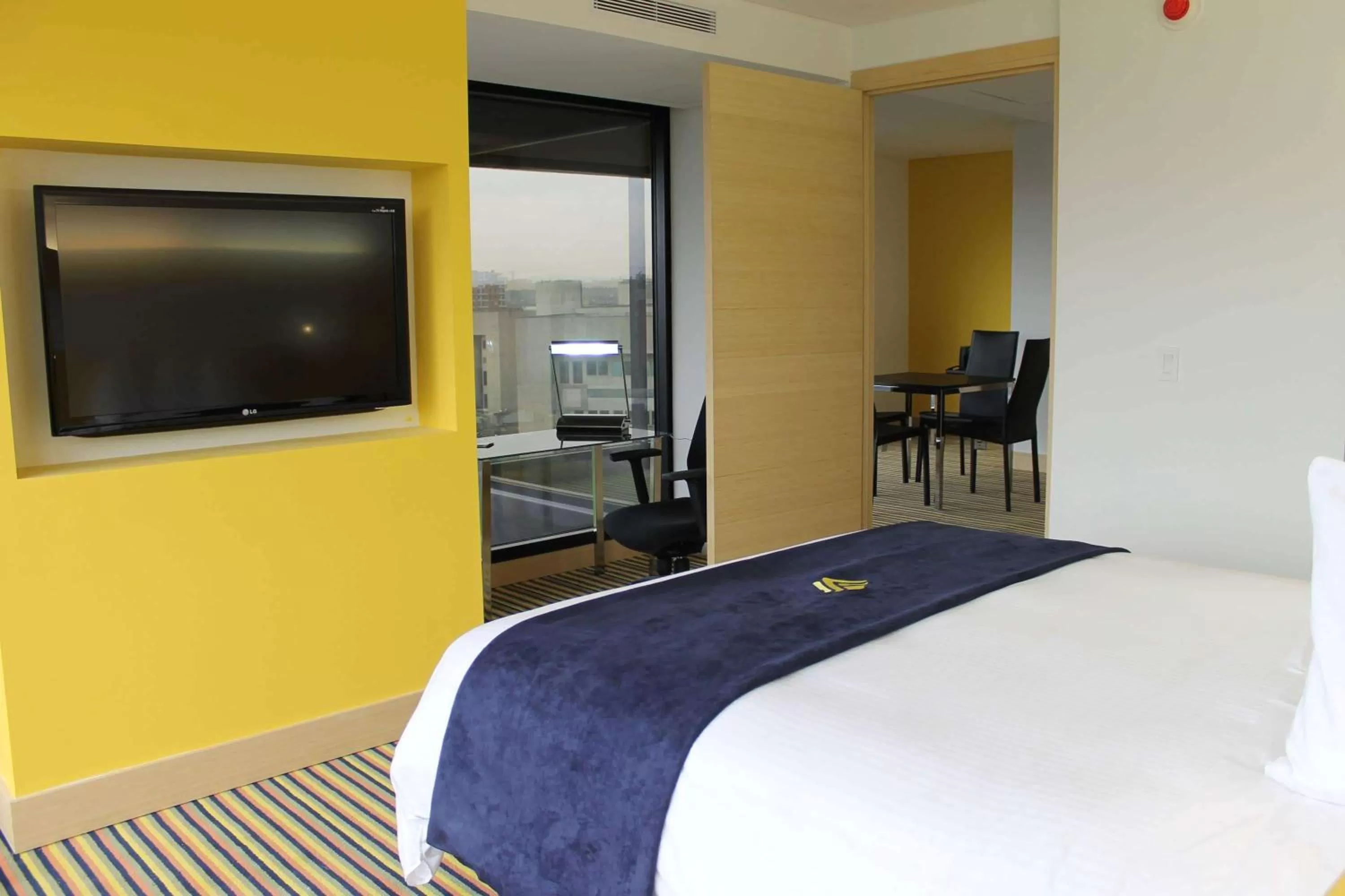 Photo of the whole room, Bed in Wyndham Bogota
