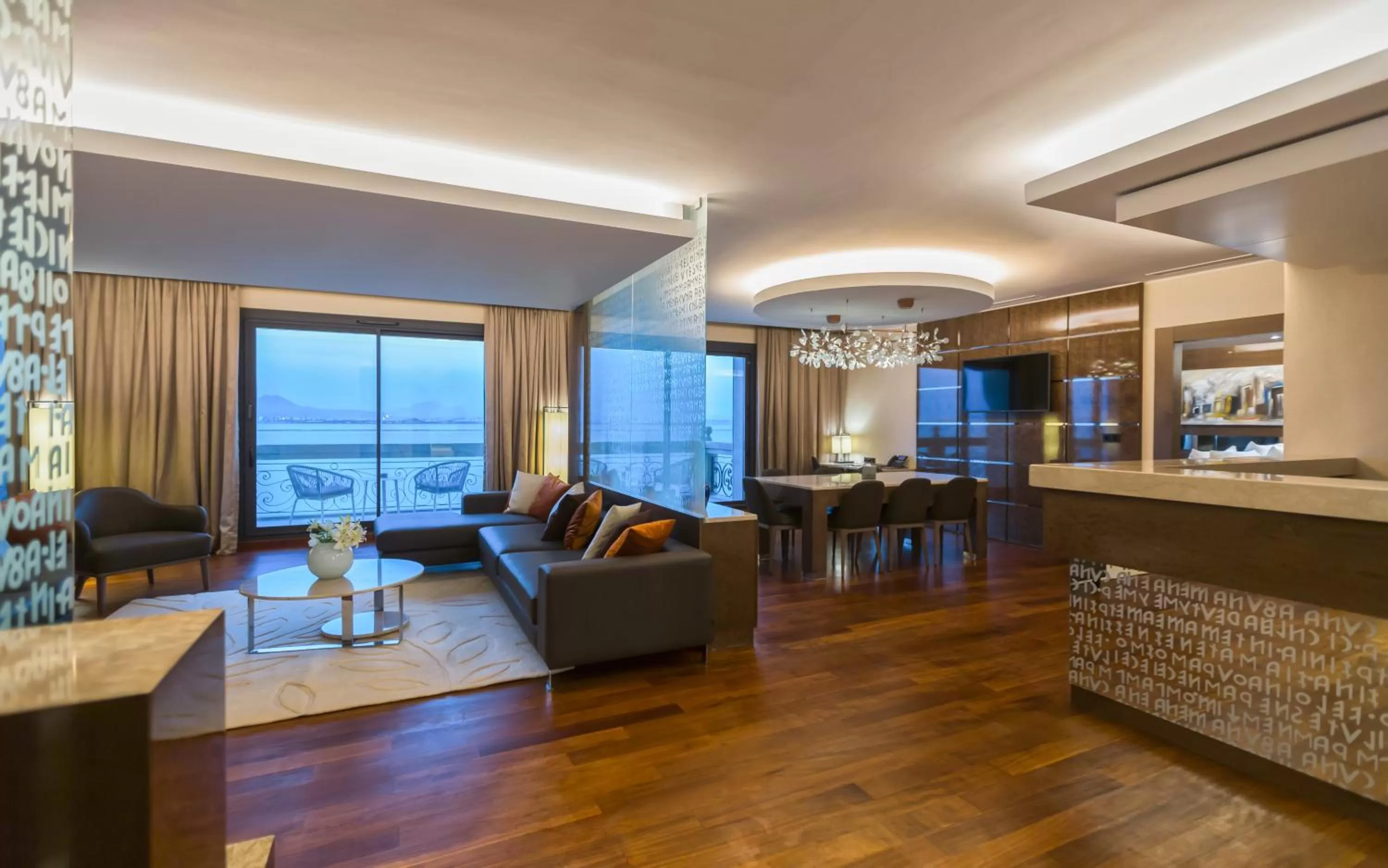 TV and multimedia in Mövenpick Hotel du Lac Tunis