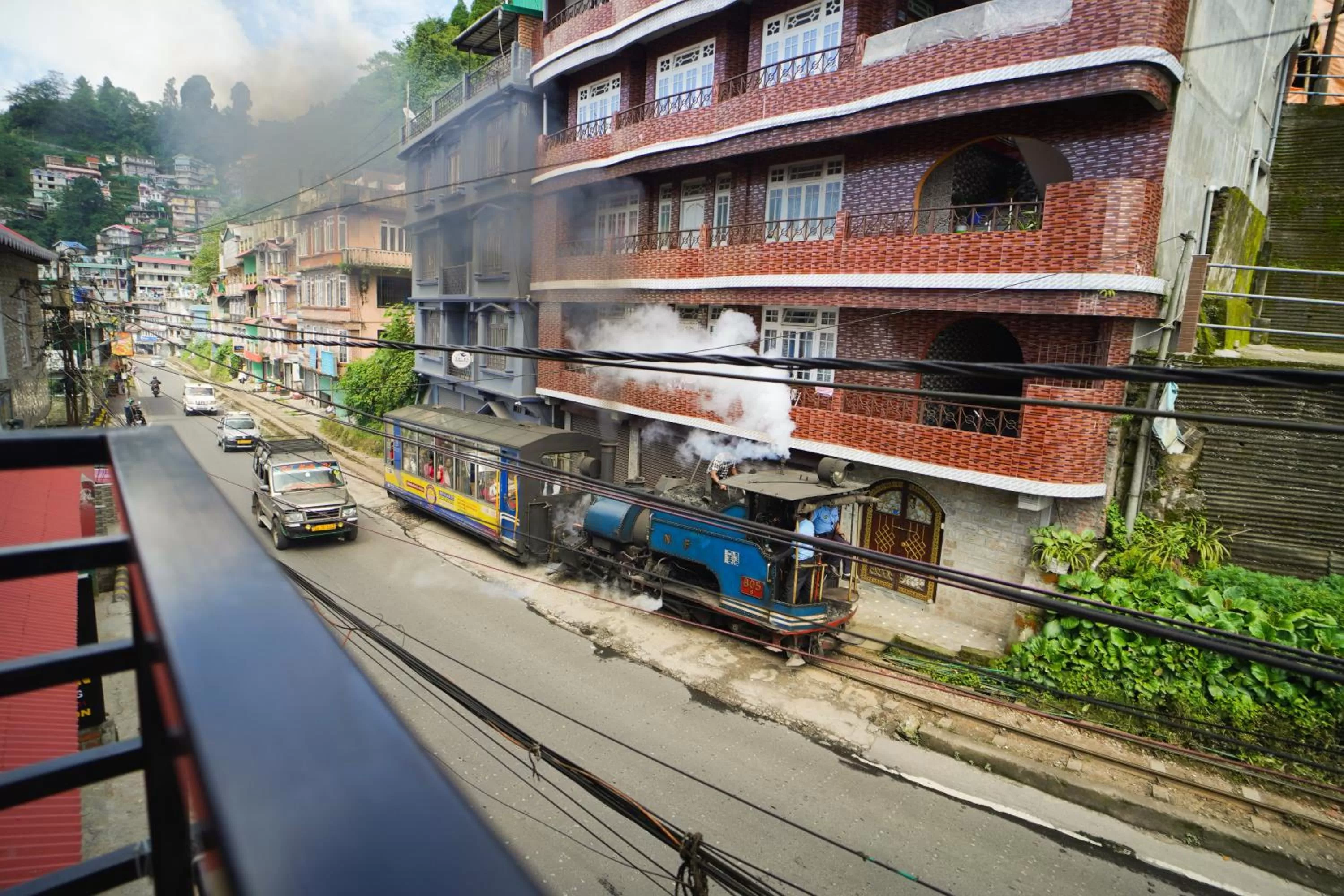 Property building in Hotel Hill Queen near Sherpa Gumba Darjeeling Mall 5 Min Couple Friendly