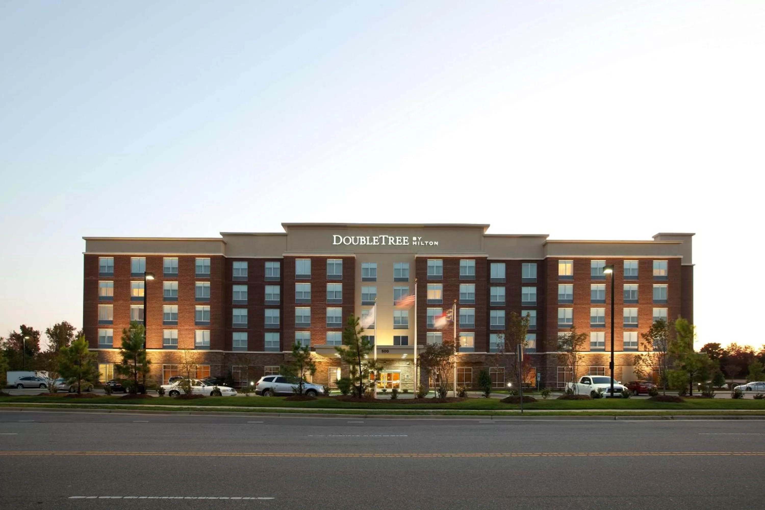 Property building in DoubleTree by Hilton Raleigh-Cary