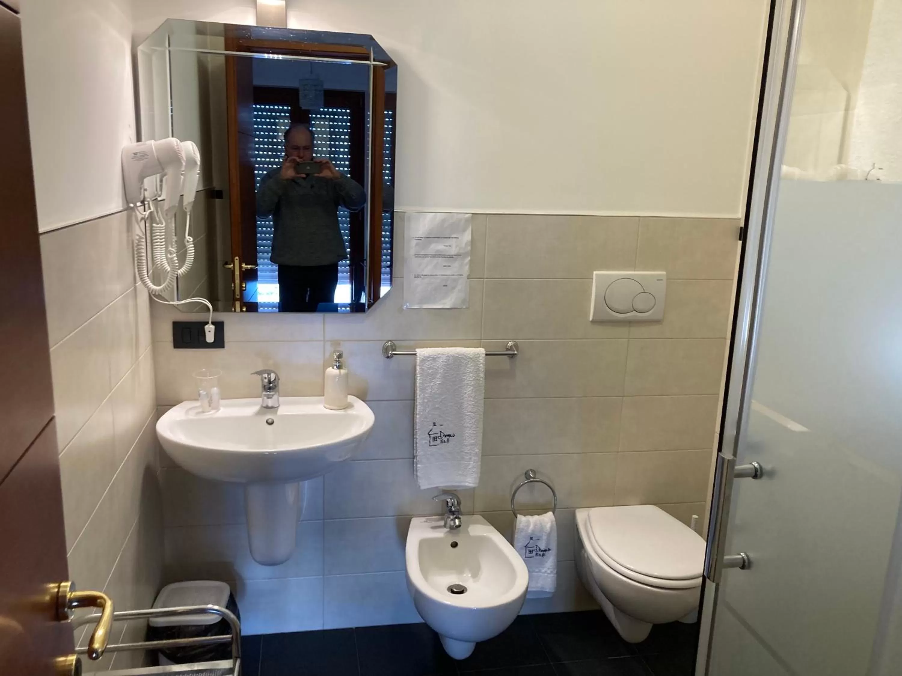 Bathroom in Domus B&B