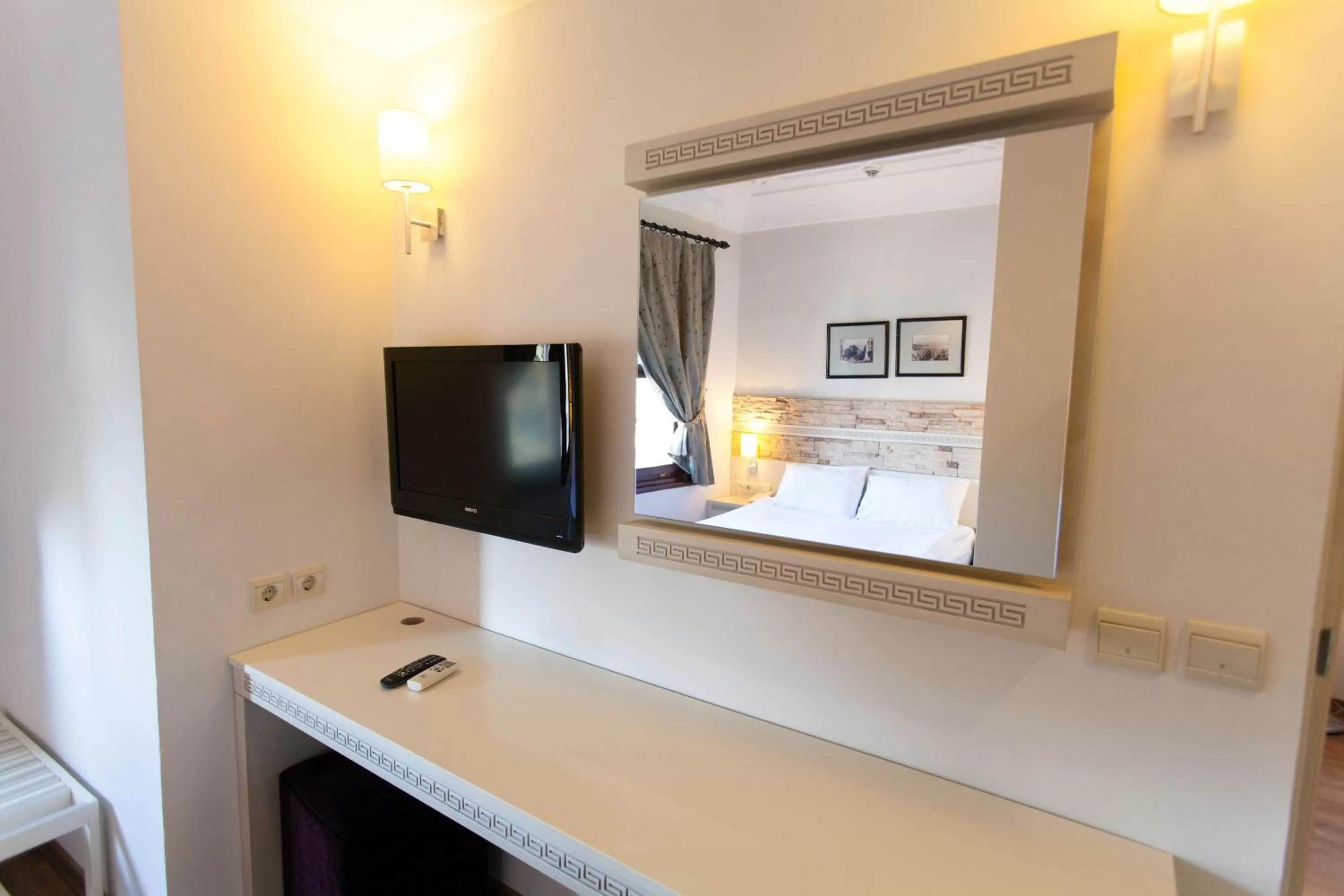 TV and multimedia in Aspen Hotel Kaleiçi