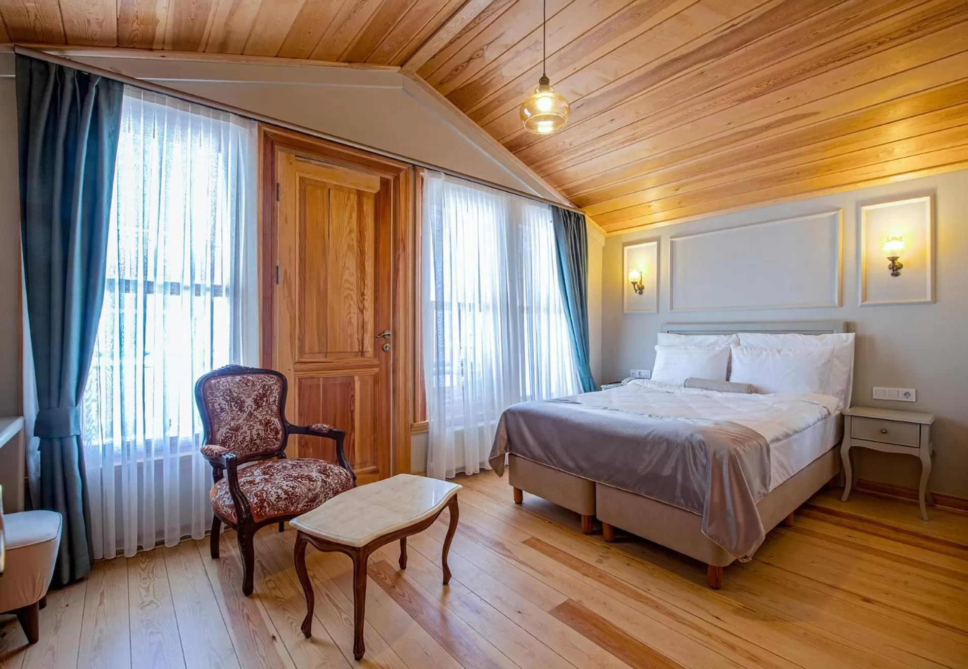 Bed in İkiz Konak Boutique Hotel