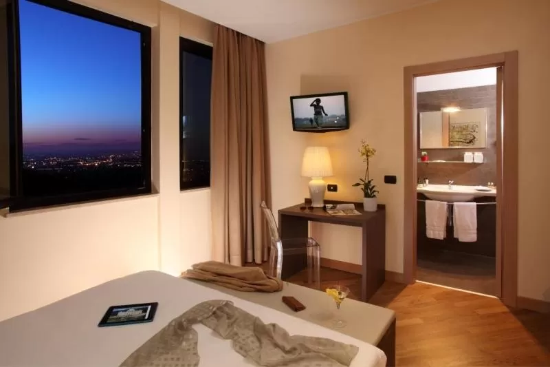 TV and multimedia, Bed in Hotel & Spa Villa Mercede