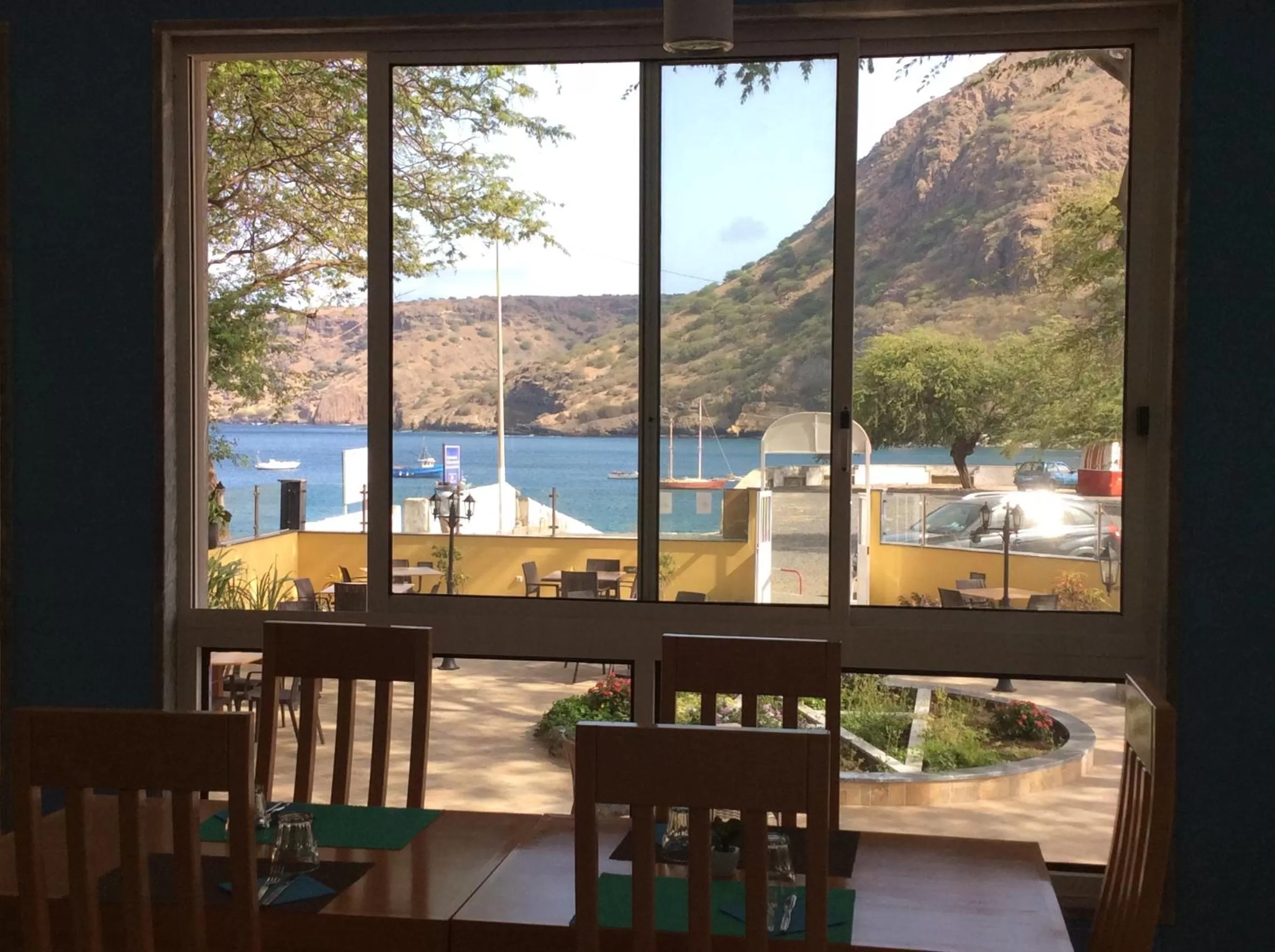 Restaurant/places to eat in Vista Mar