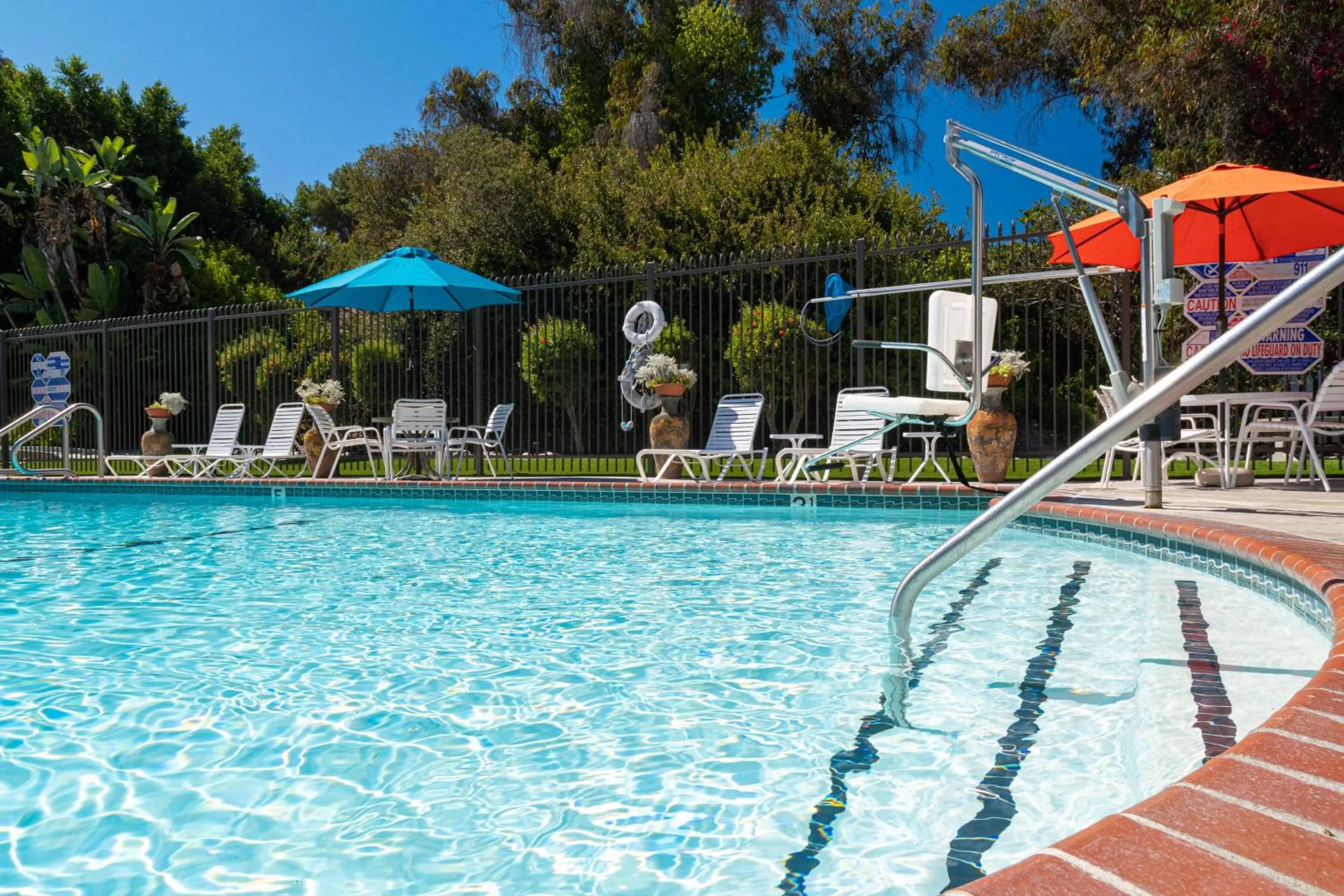 Swimming pool in San Clemente Inn