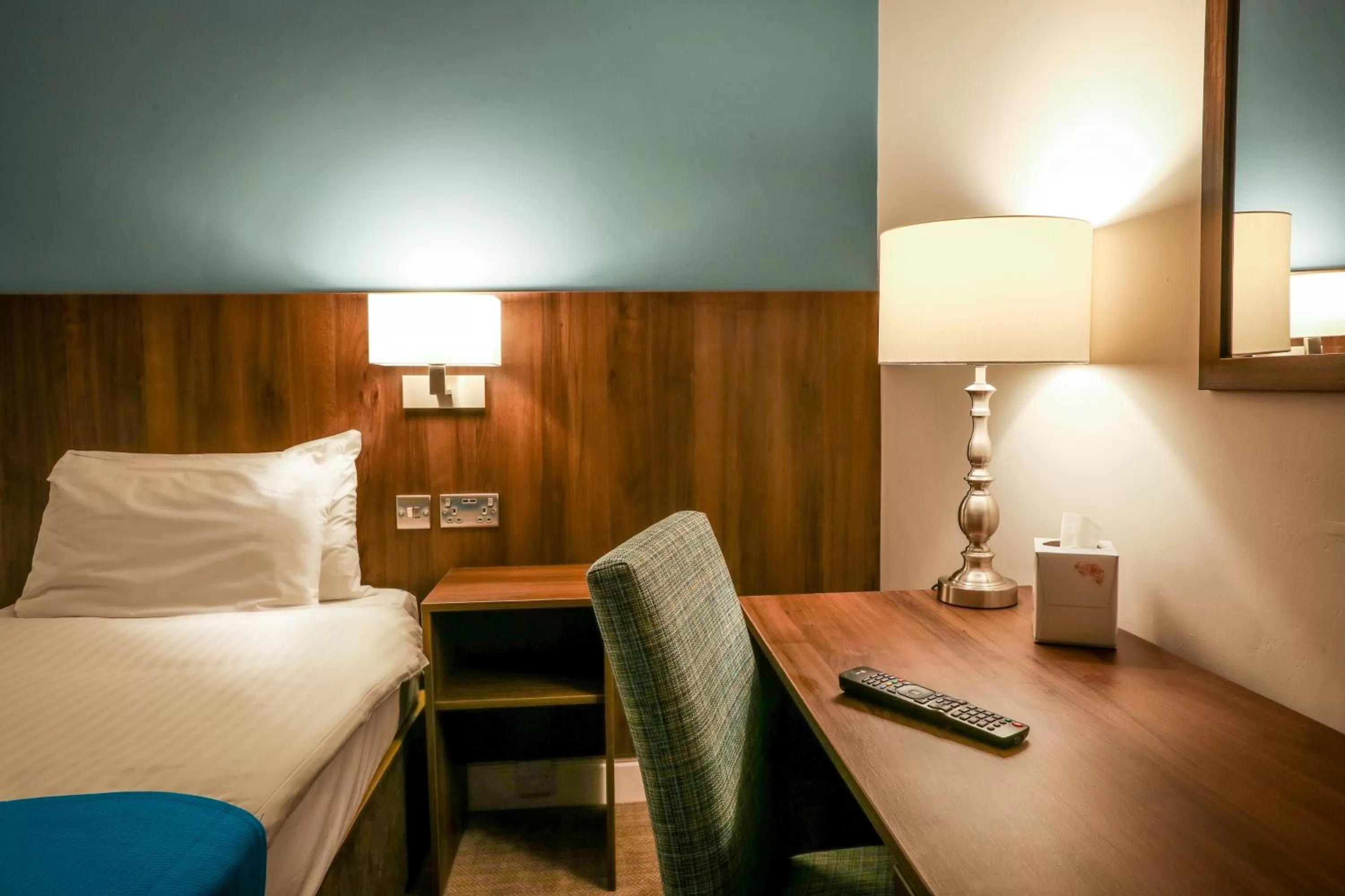 Bedroom, Bed in The Jephson Hotel; BW Signature Collection