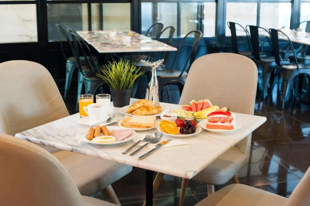 Marigold Sukhumvit - Free Shuttle to BTS Bearing Station