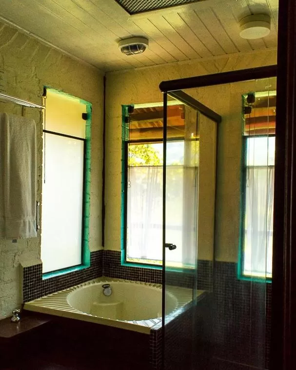 Shower, Bathroom in Pousada Vila Santa Barbara