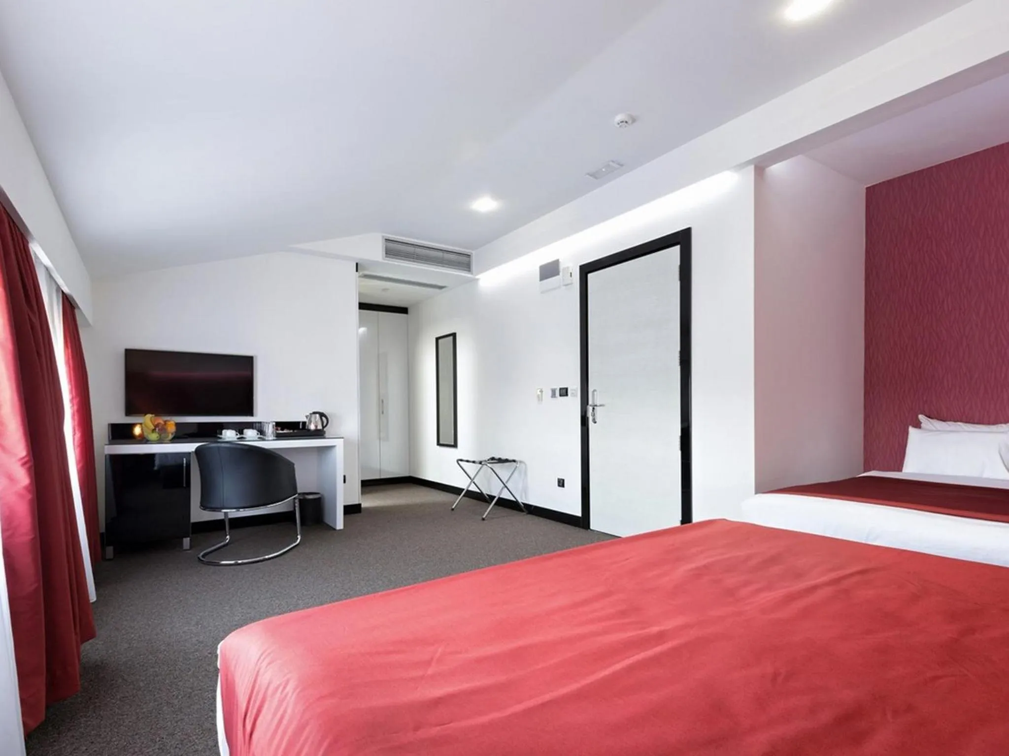 Photo of the whole room, Bed in Nova City Garni Hotel Signature Collection