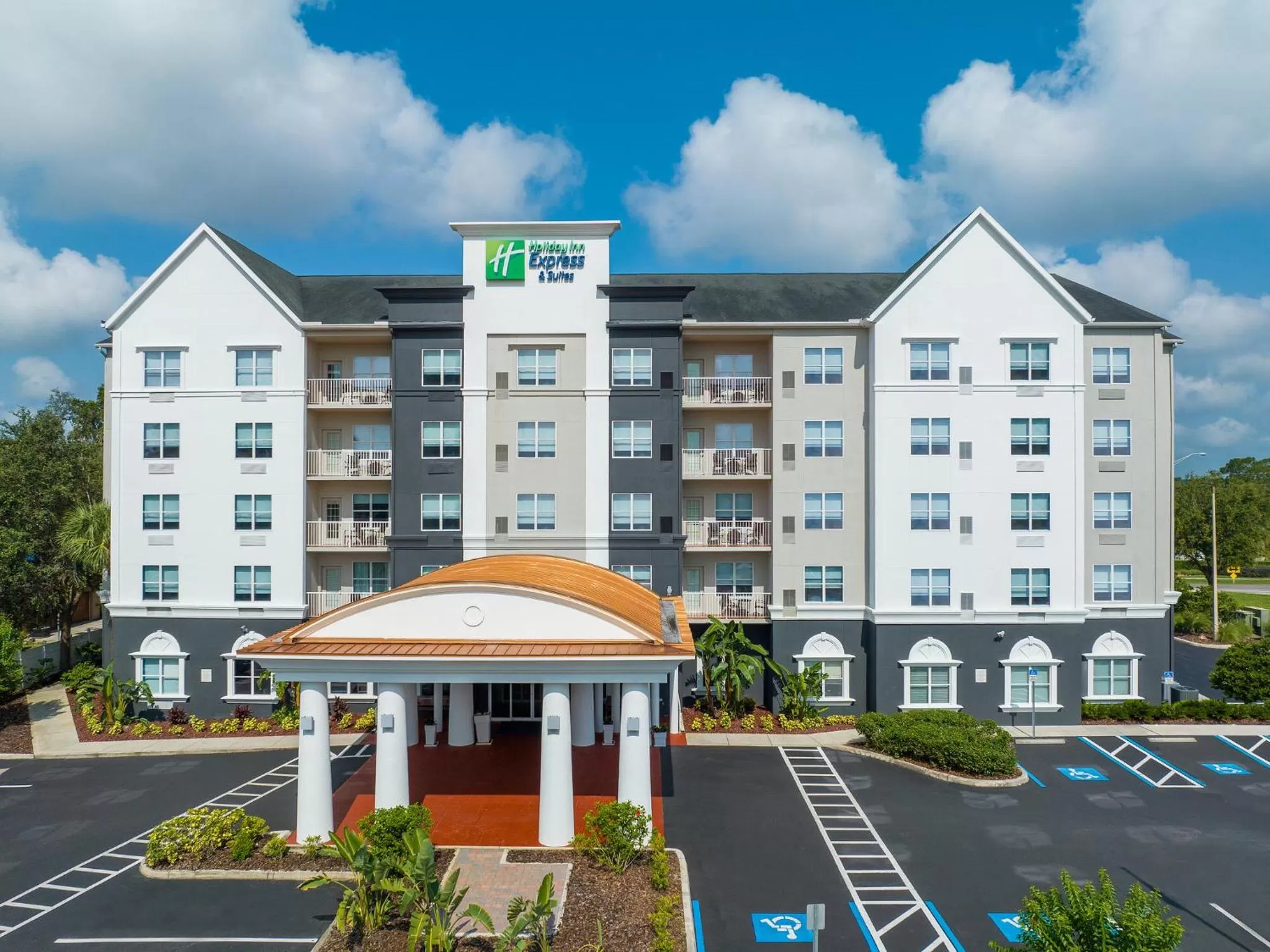 Property building in Holiday Inn Express & Suites Lakeland North I-4 by IHG
