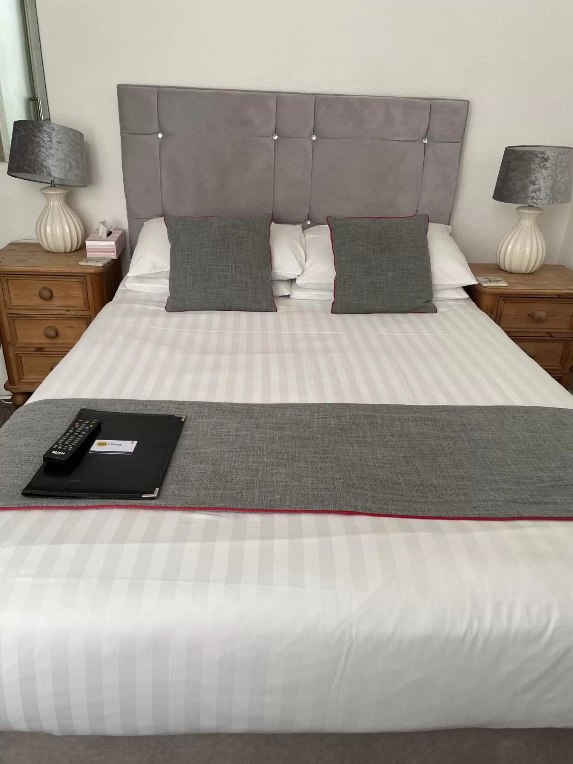 Bedroom, Bed in Diamonds Villa near York Hospital