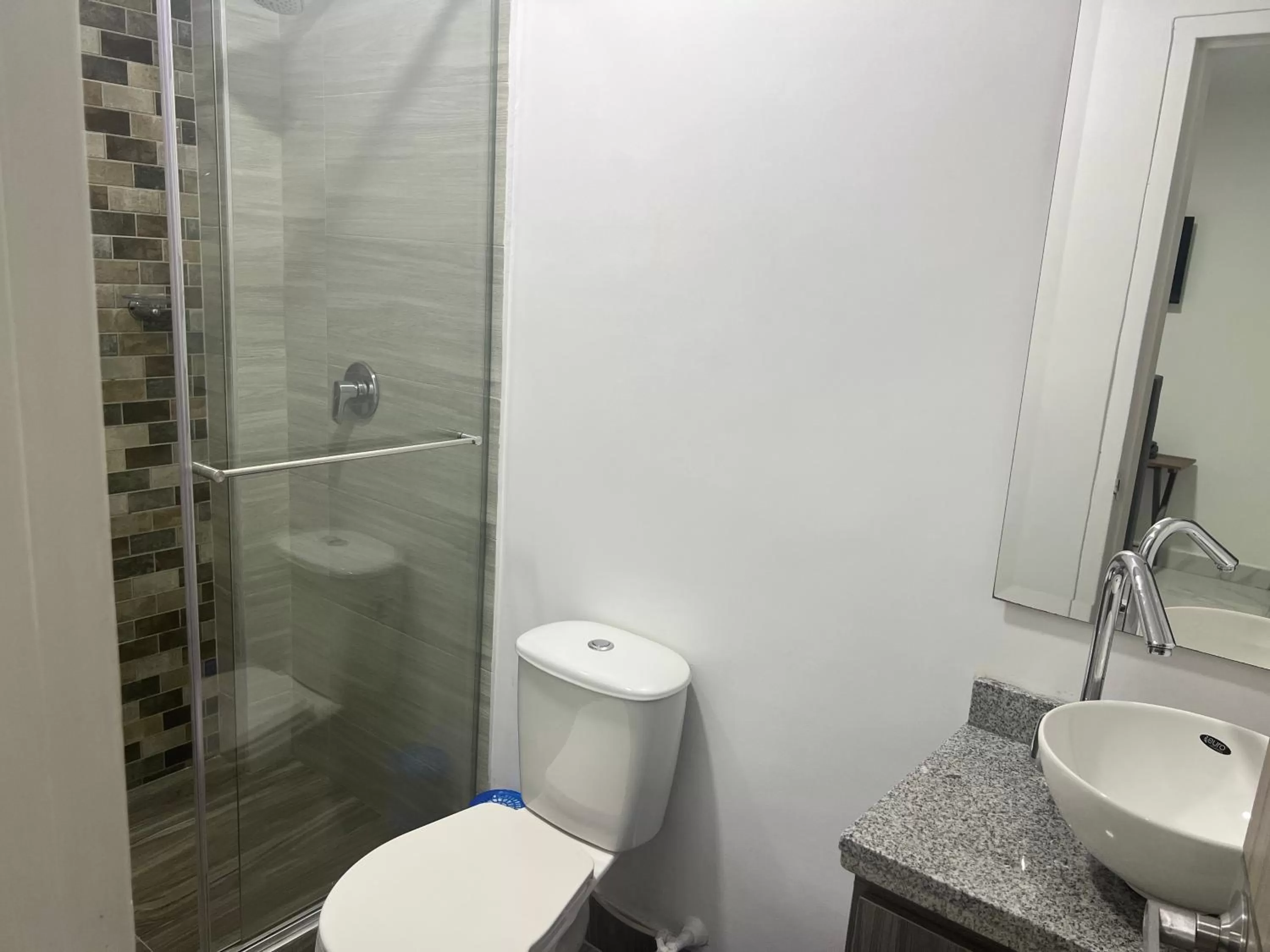 Bathroom in La Forêt de Café Hotel