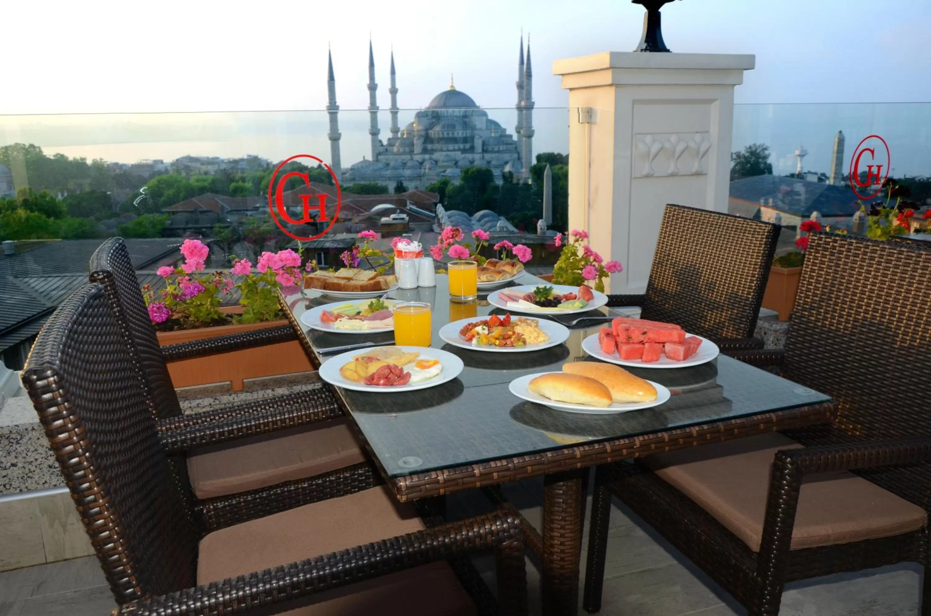Restaurant/places to eat in Deluxe Golden Horn Sultanahmet Hotel