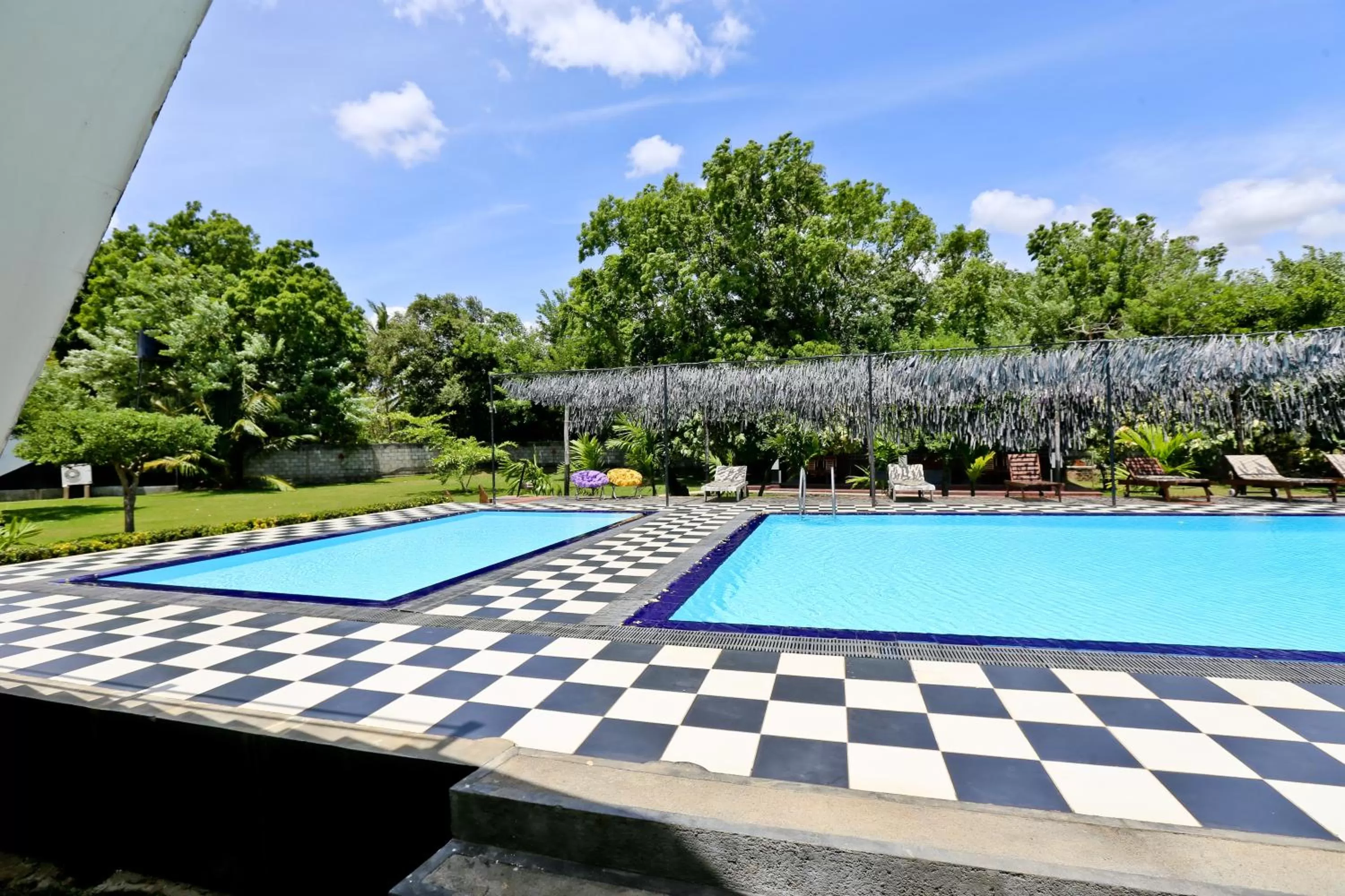 Swimming pool in Eco Hotel Black & White - Anuradhapura