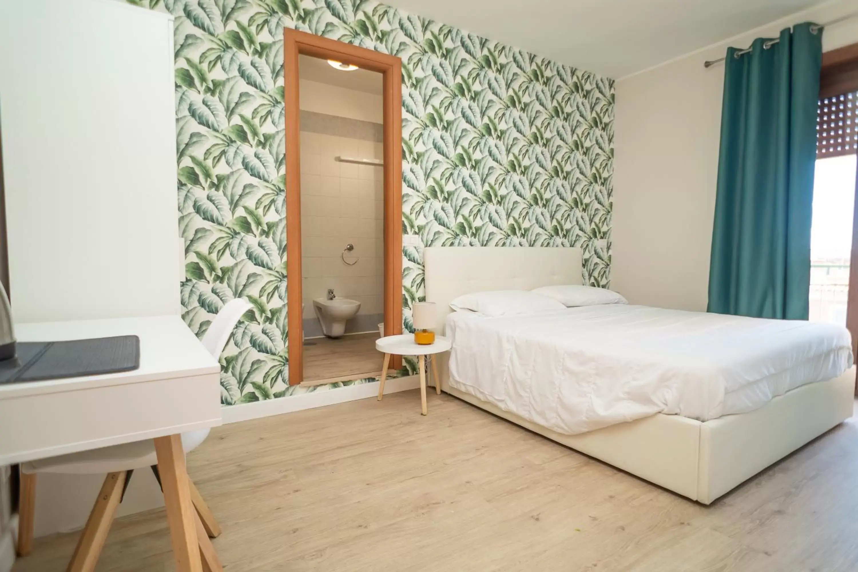 Large Double Room in Casa flowers 2 Large Double Room in Casa flowers 2