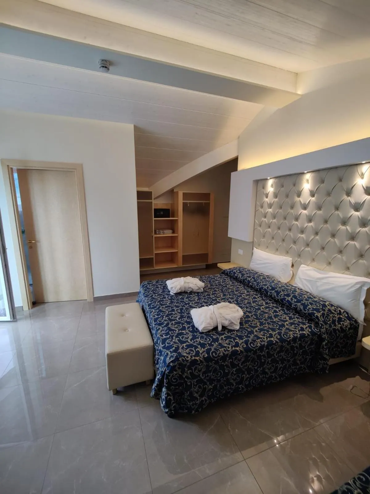 Bed in Hotel Ambassador