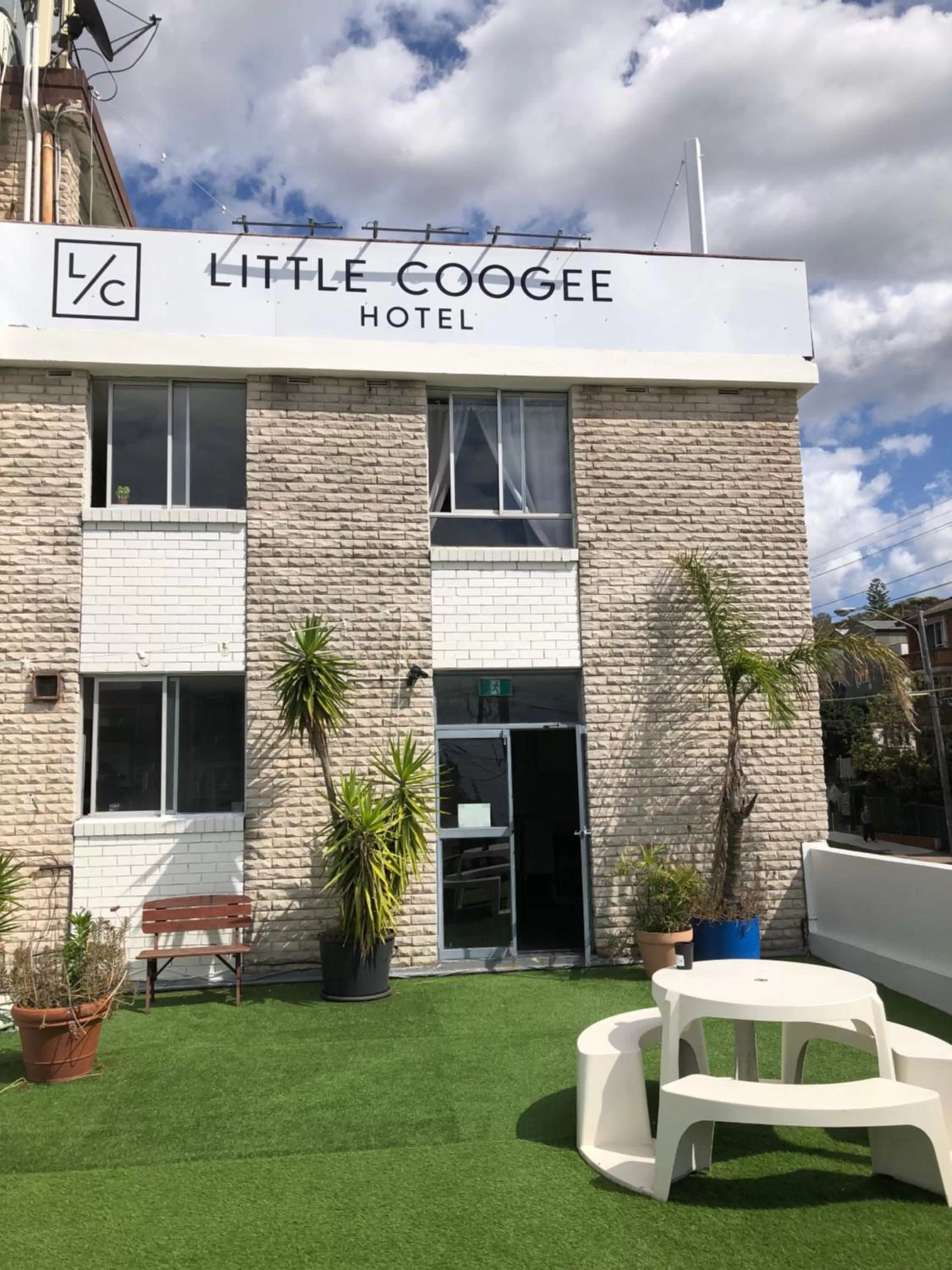Property building in Little Coogee Hotel