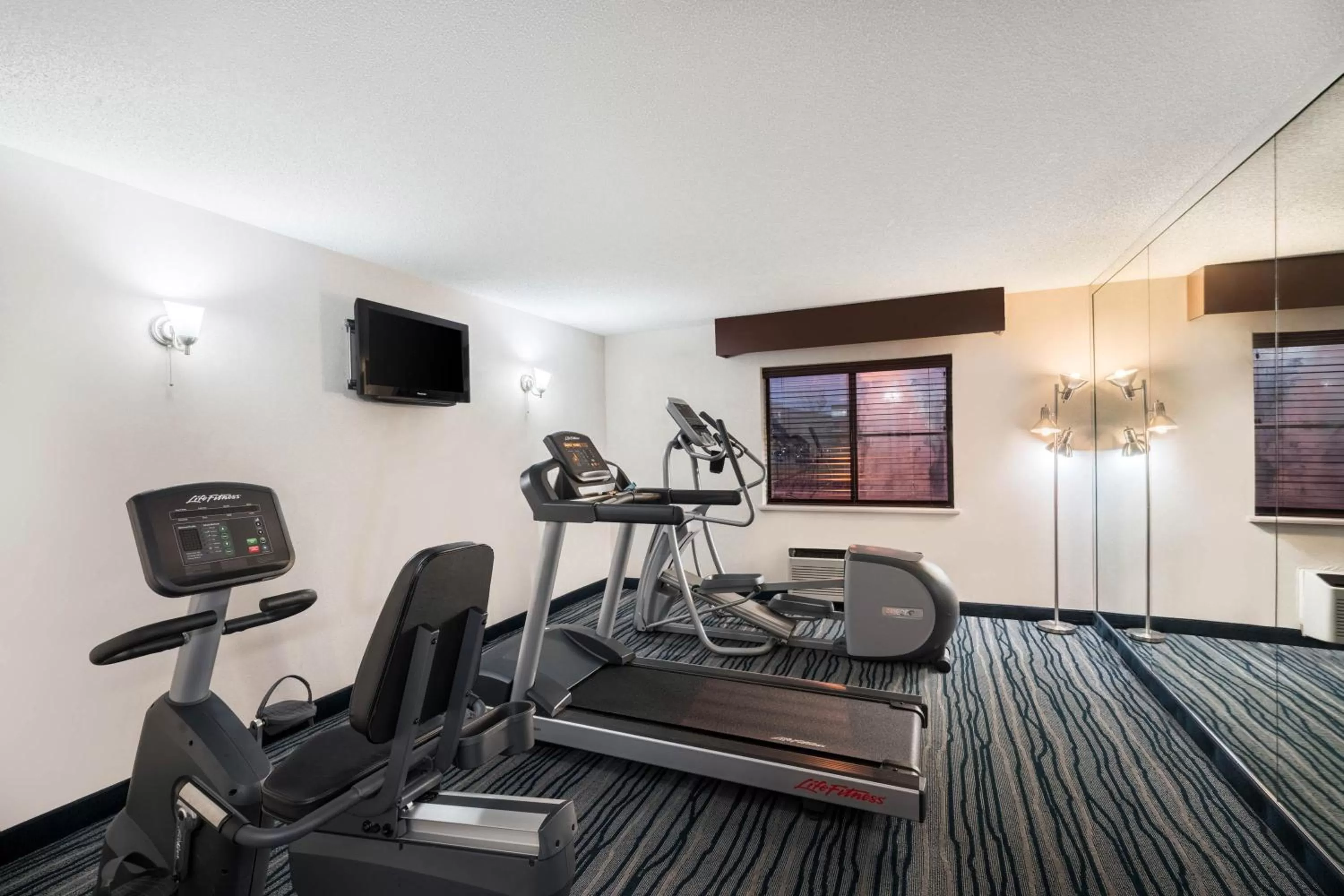 Fitness centre/facilities in Comfort Inn & Suites Brentwood - Nashville
