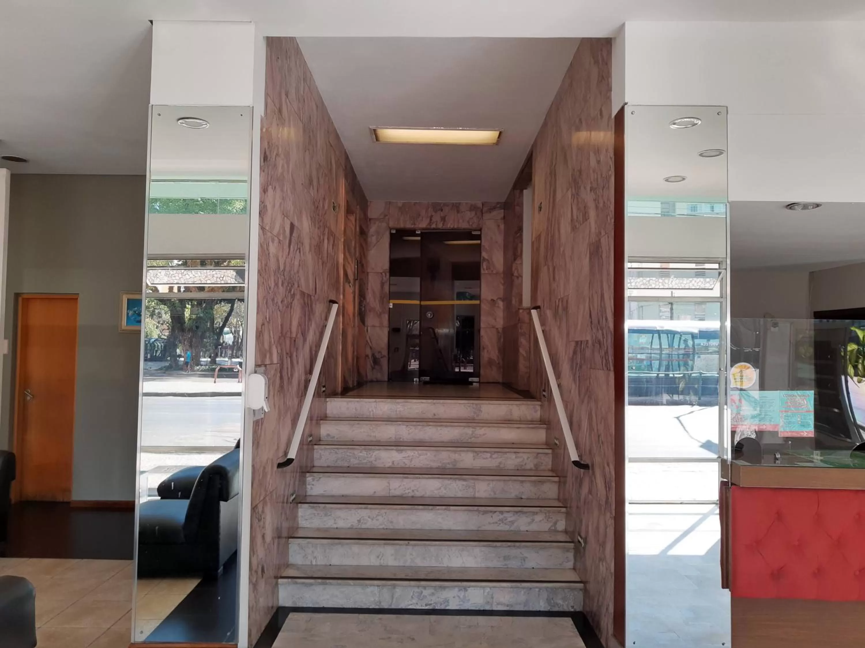 Property building in Rede Andrade Guaíra