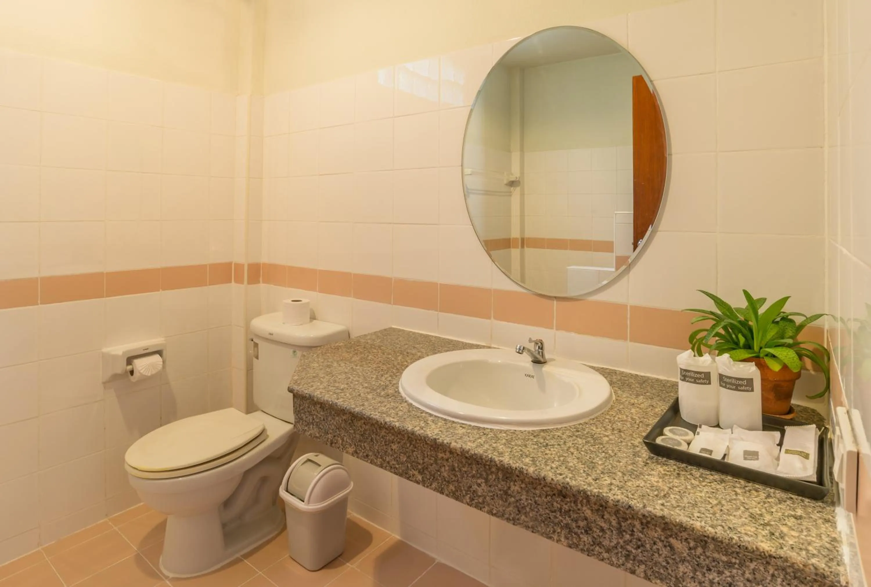 Bathroom in Lanta Manda Resort