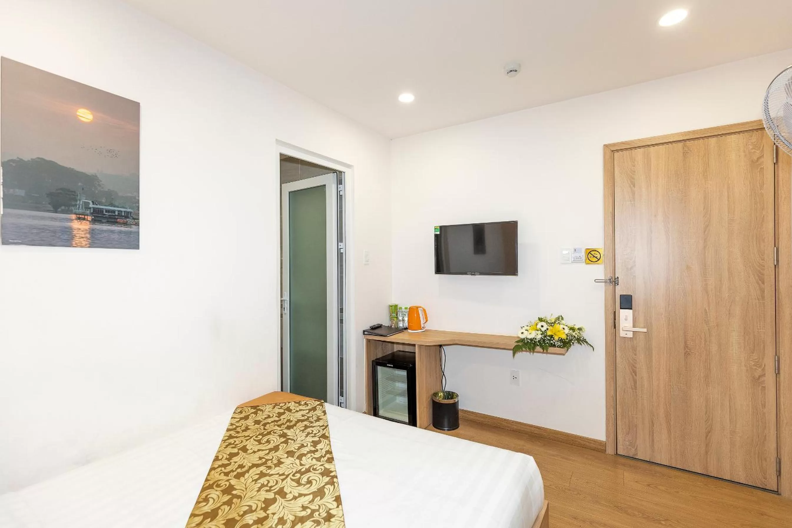 TV and multimedia, Bed in Centro Hotel Da Lat