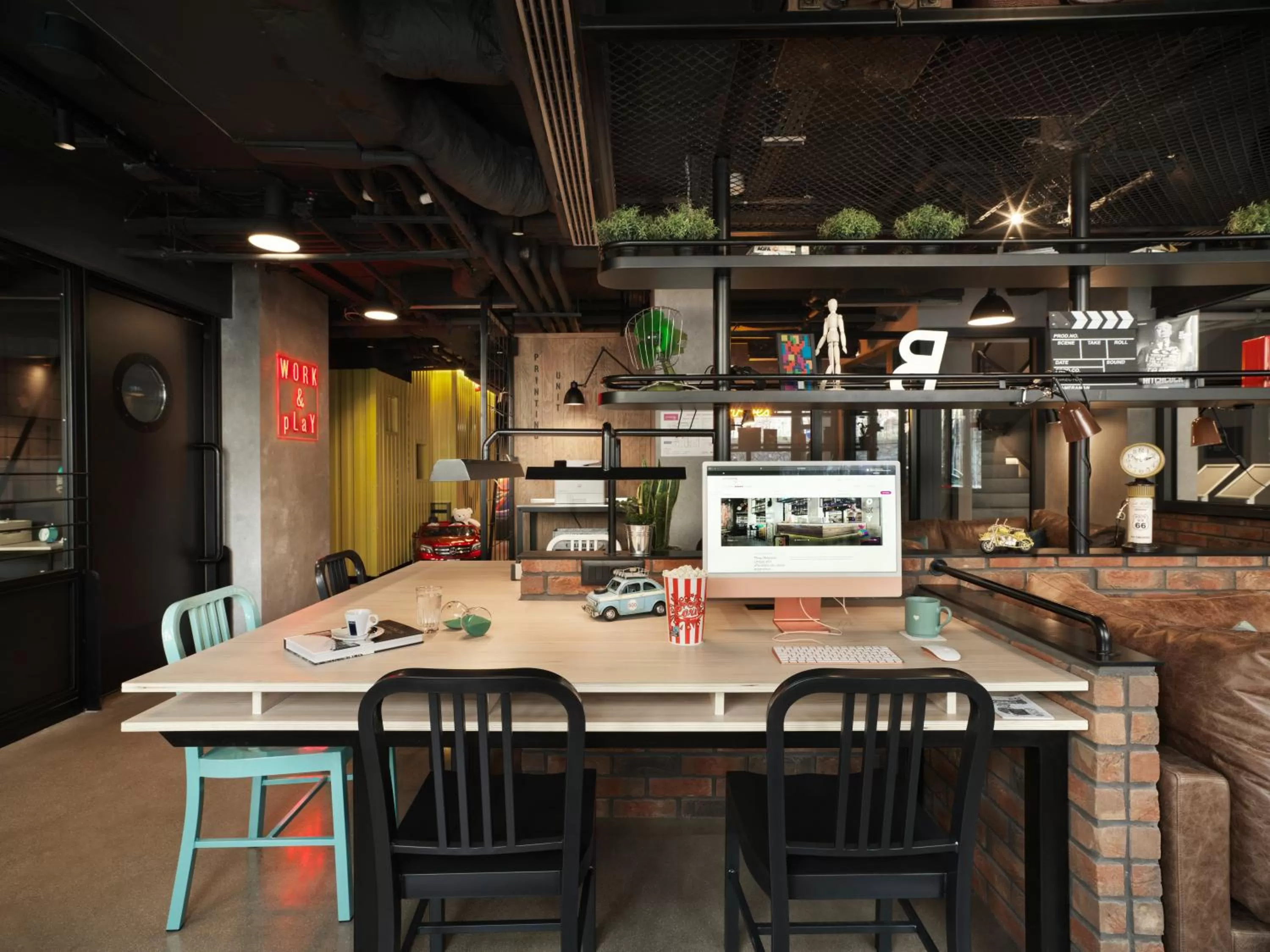 Area and facilities in Moxy Belgrade