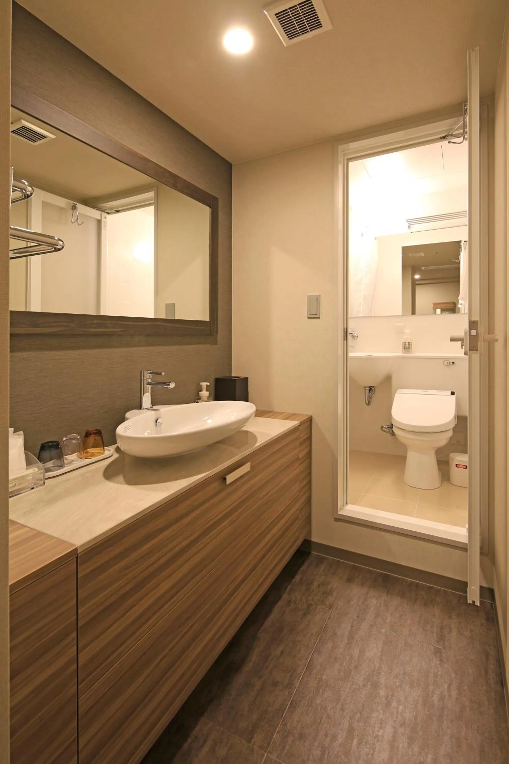 Bathroom in El Inn Kyoto