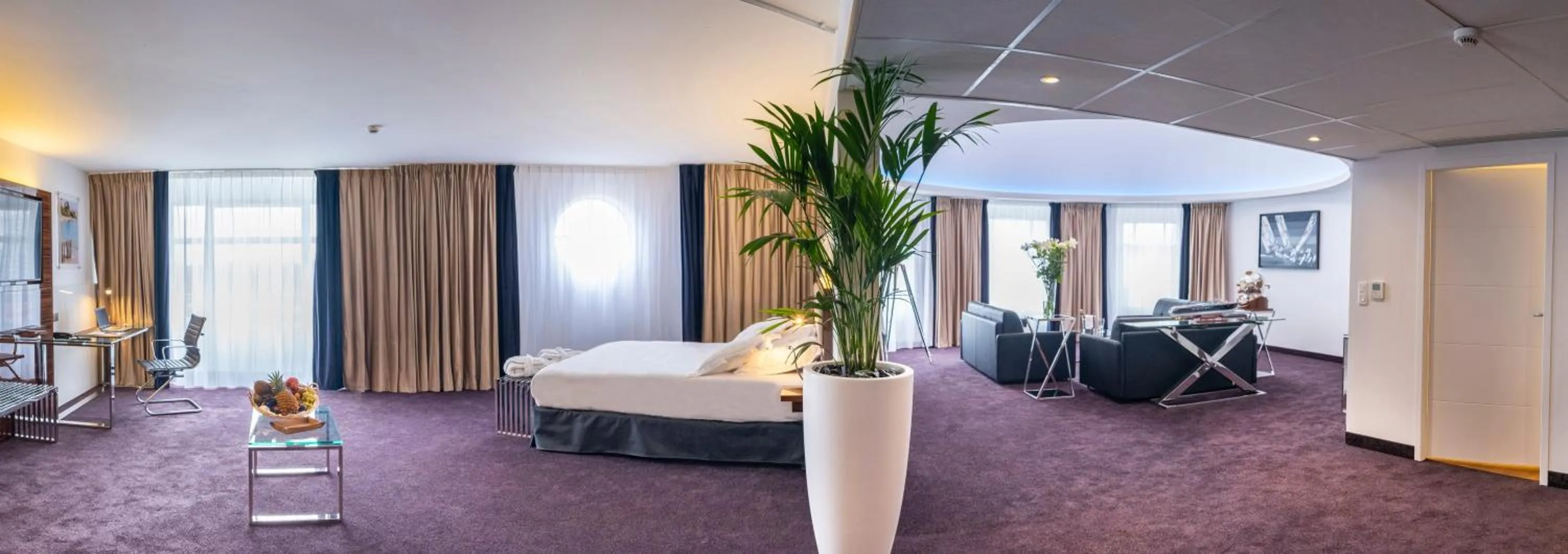 Photo of the whole room, Bed in Westotel Le Pouliguen