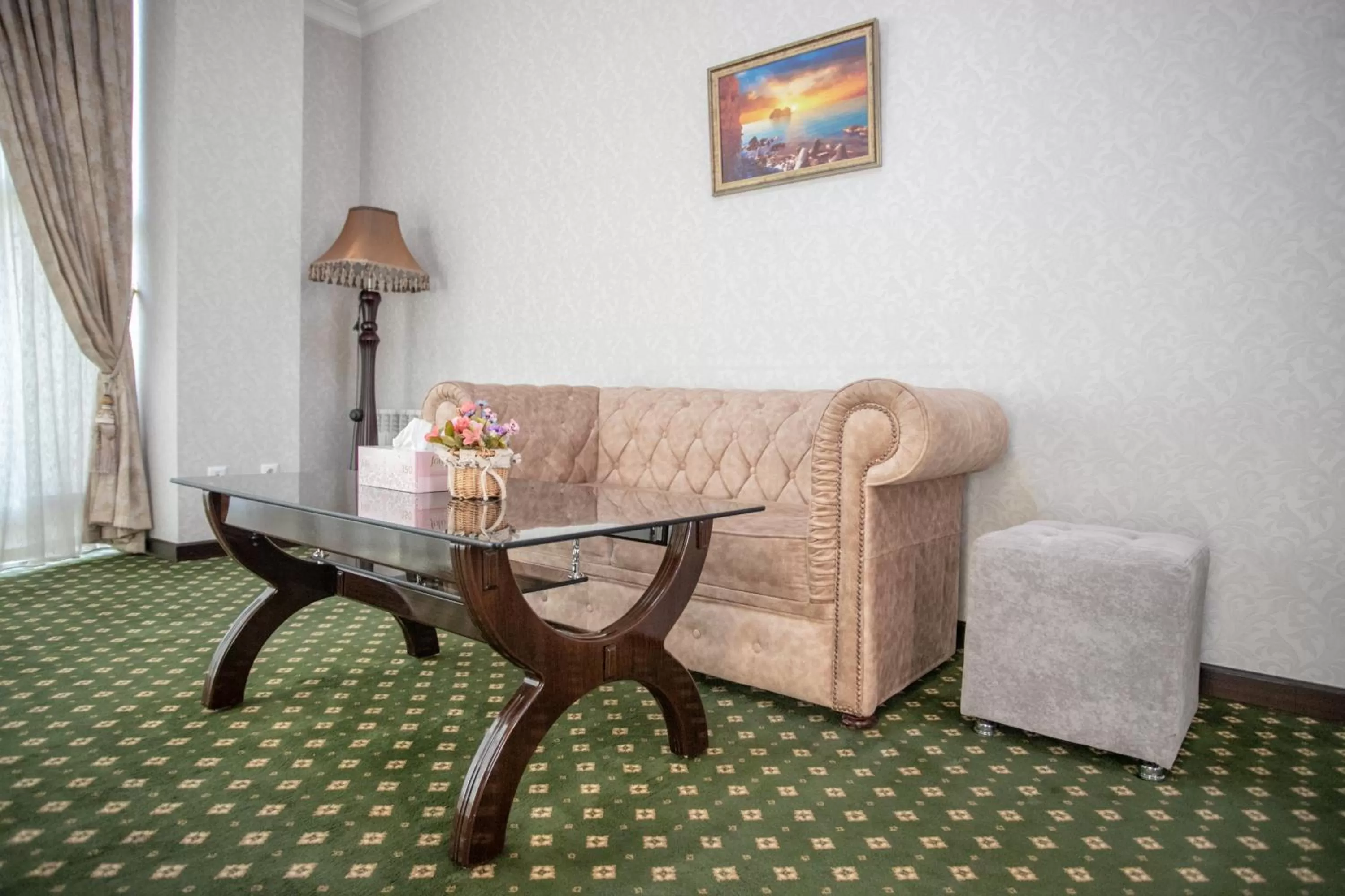 Living room in Gloria Hotel