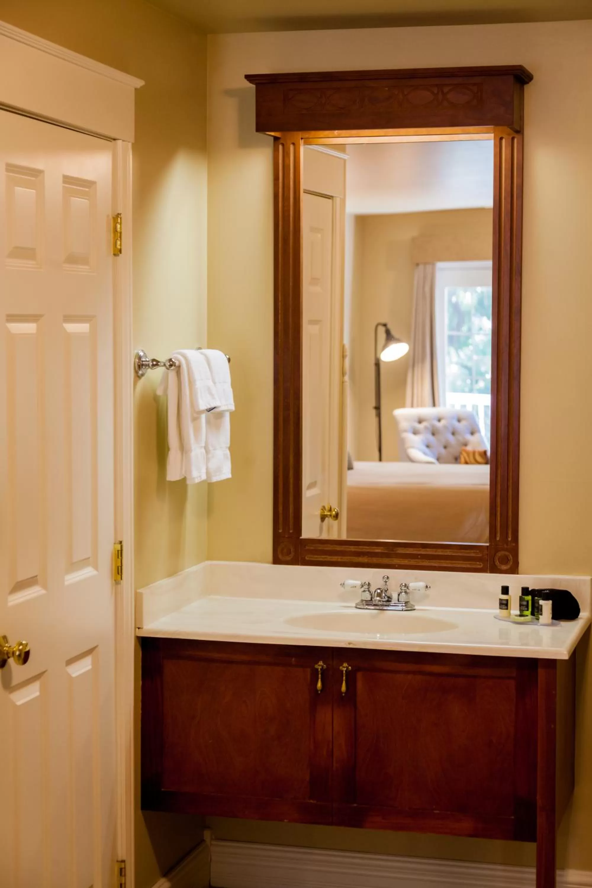 Bathroom in The Oakwood Inn