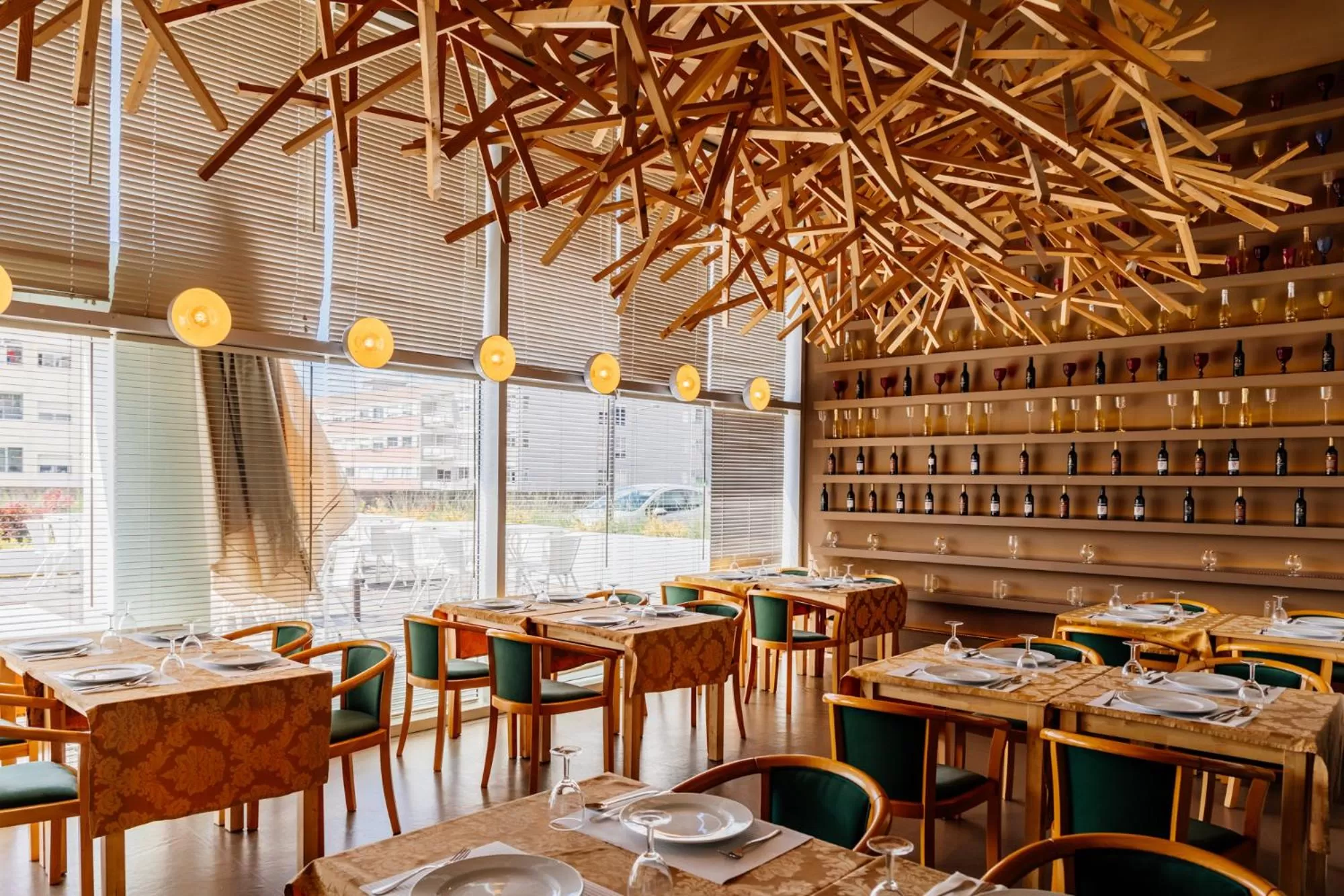 Restaurant/places to eat in Basic Braga by Axis