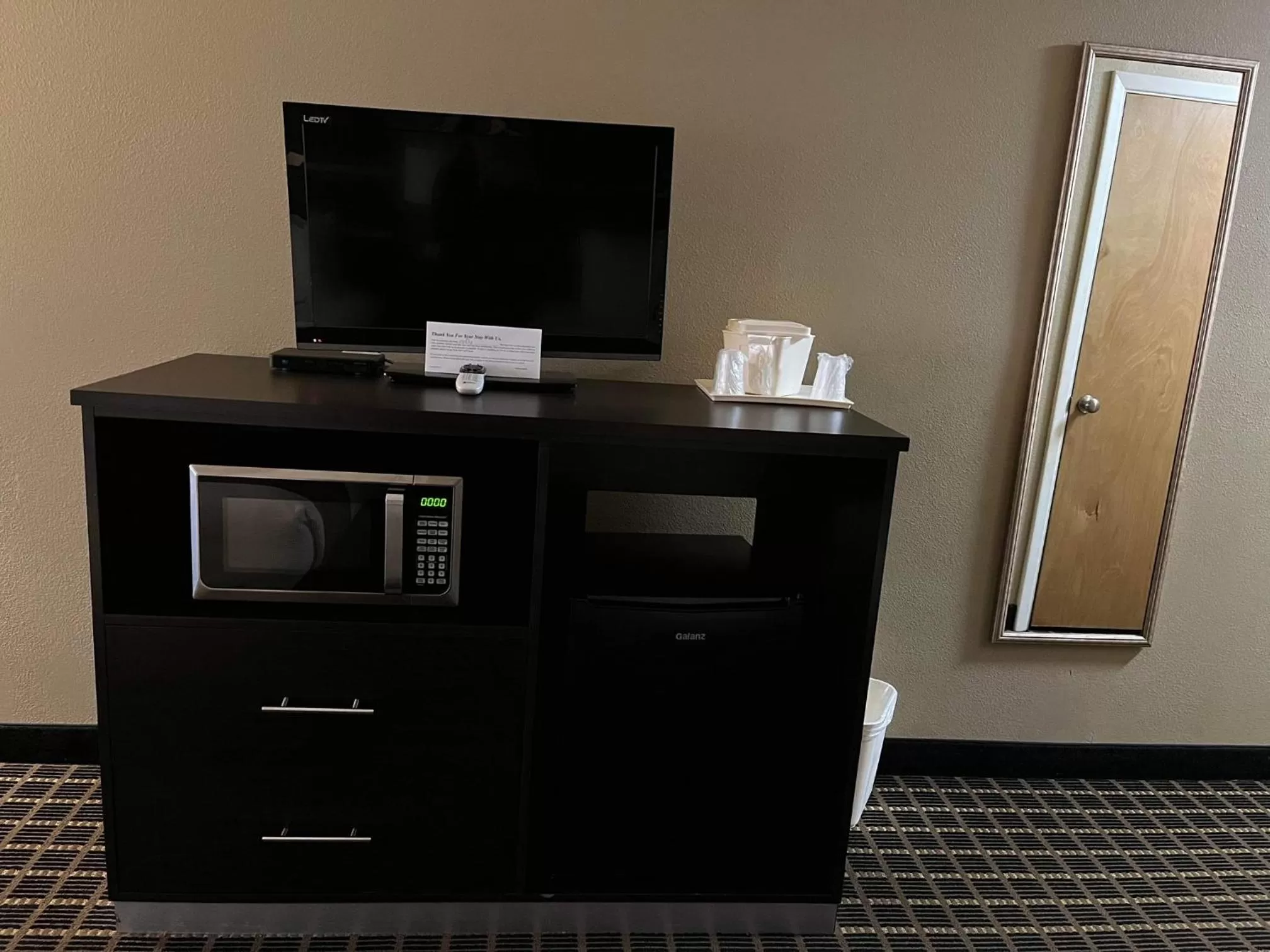 TV and multimedia in Quality Inn & Suites
