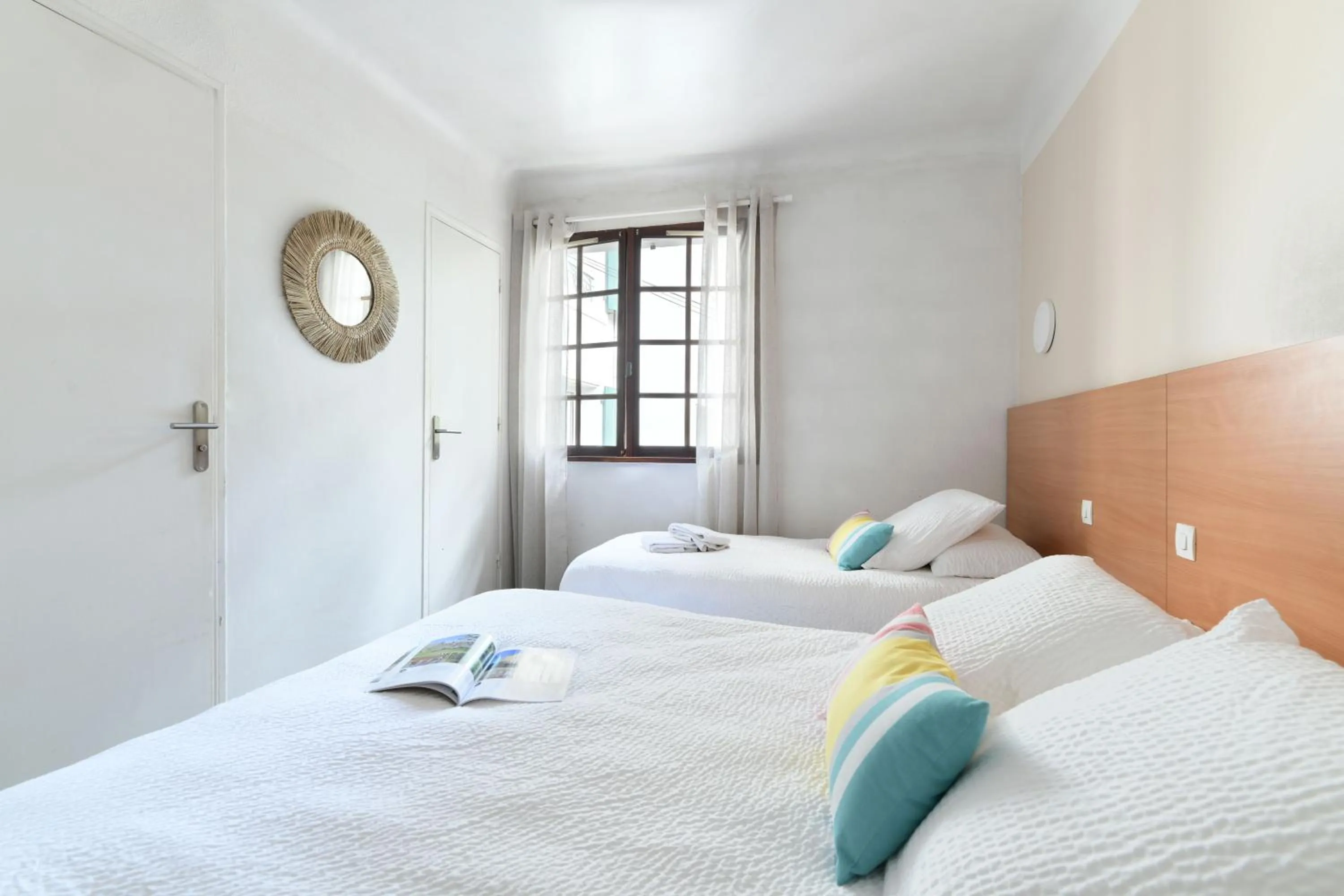 Bed in Hôtel VAL FLORES LOGIS