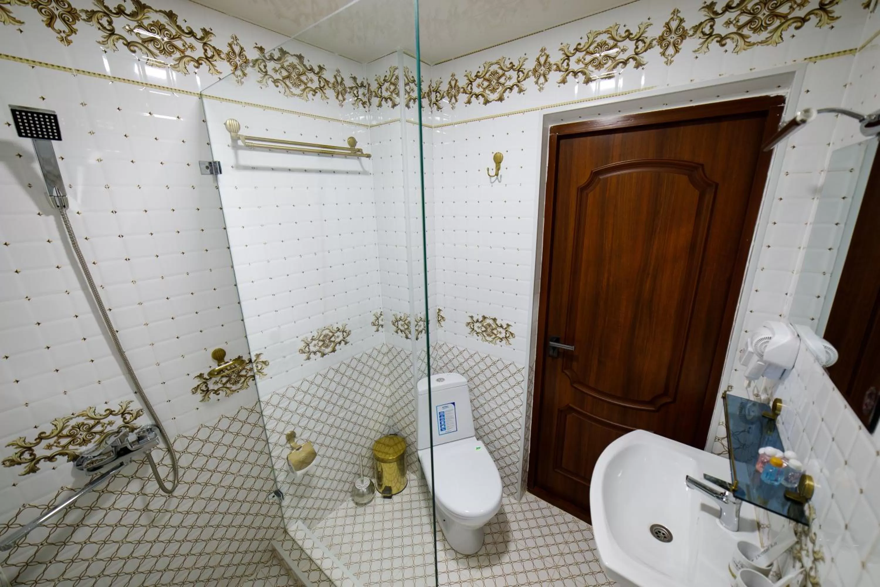 Shower, Bathroom in Khans Palace Hotel