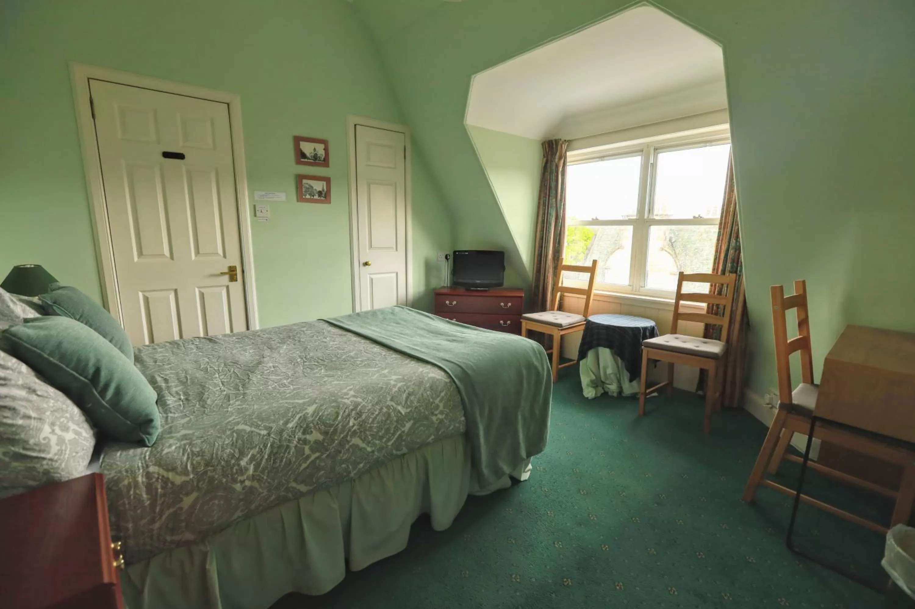Bedroom, Bed in Airdenair Guest House