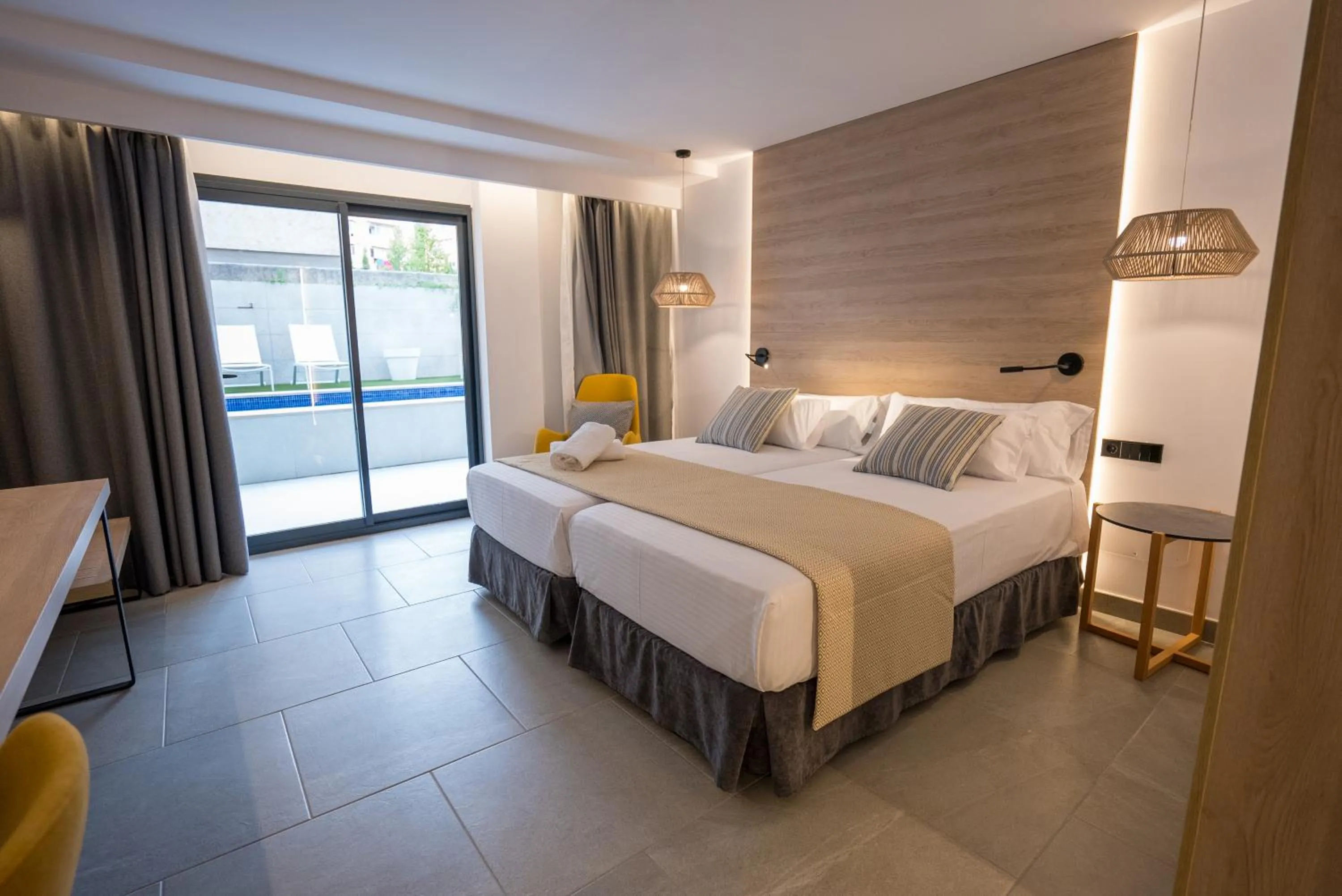 Photo of the whole room, Bed in Hotel Morlans Suites - Adults Only