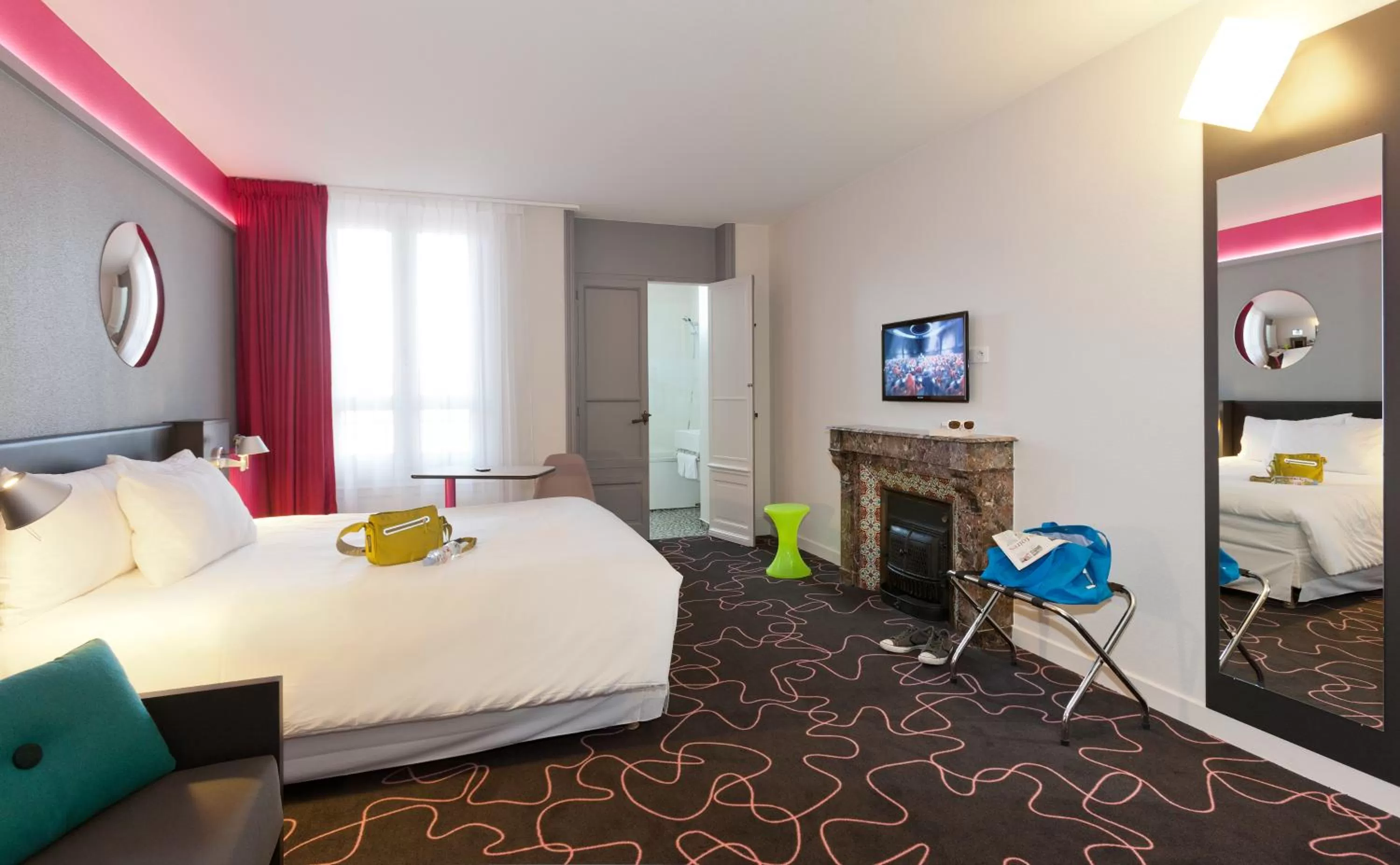 Bedroom, Bed in ibis Styles Roanne Centre Gare