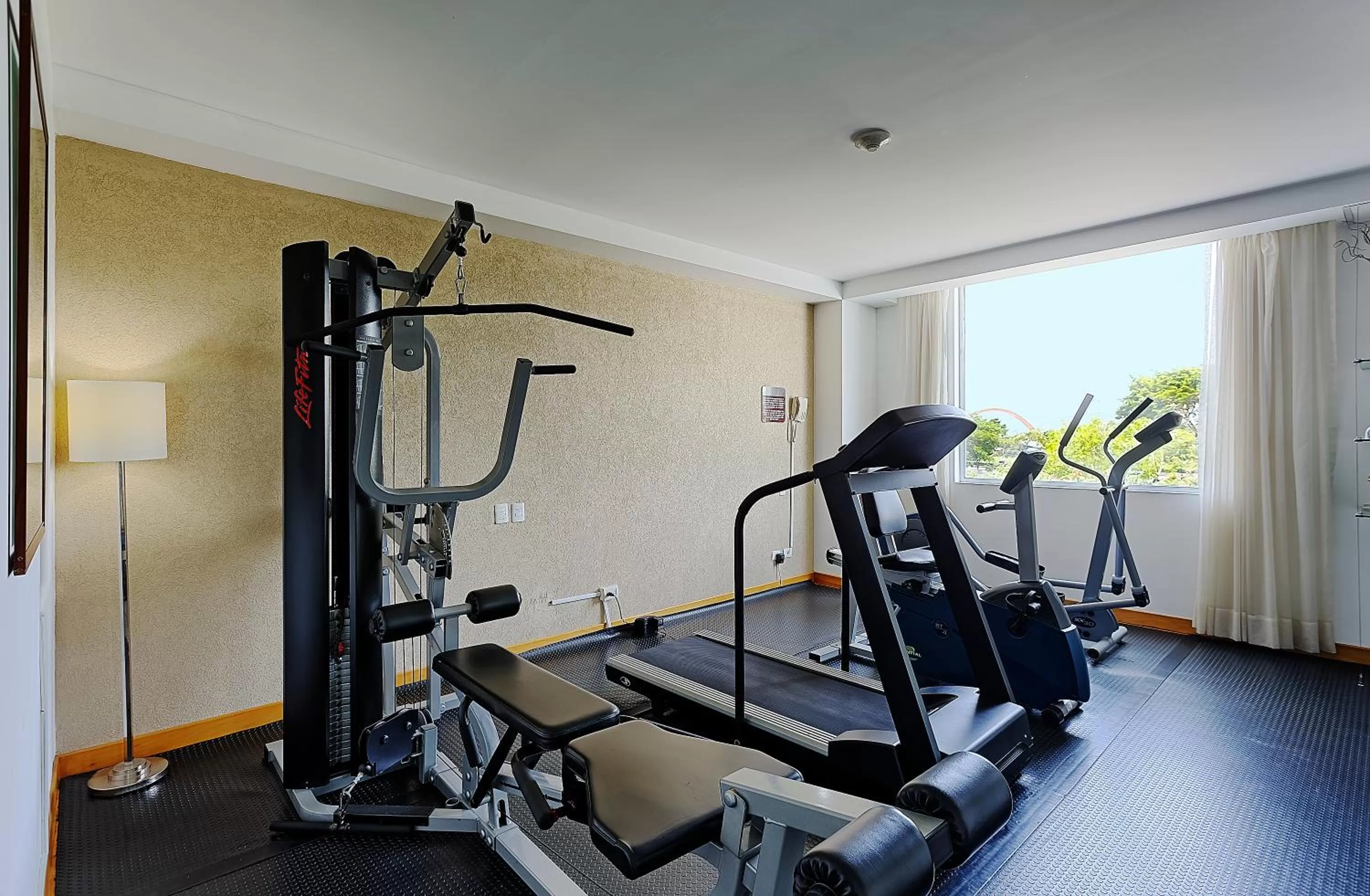 Fitness centre/facilities in Holiday Inn Express Villahermosa by IHG