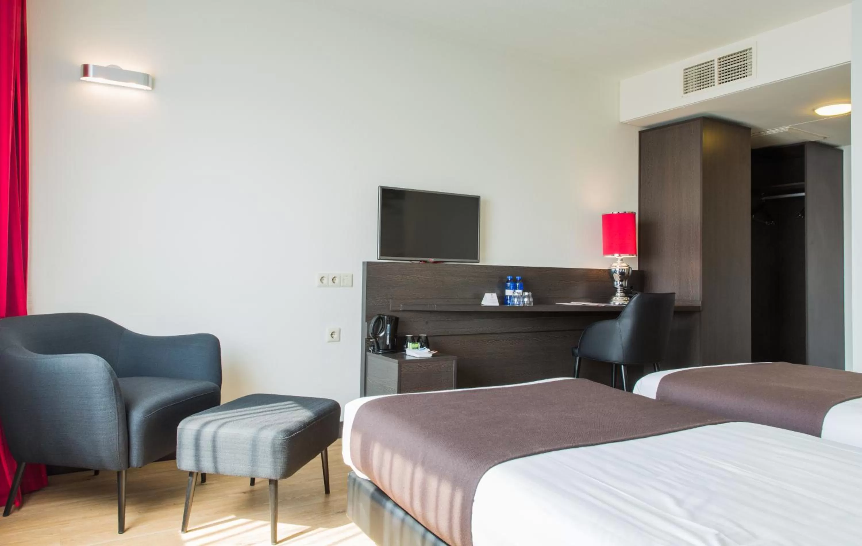 Bedroom, Bed in Best Western Plus Amsterdam Airport Hotel