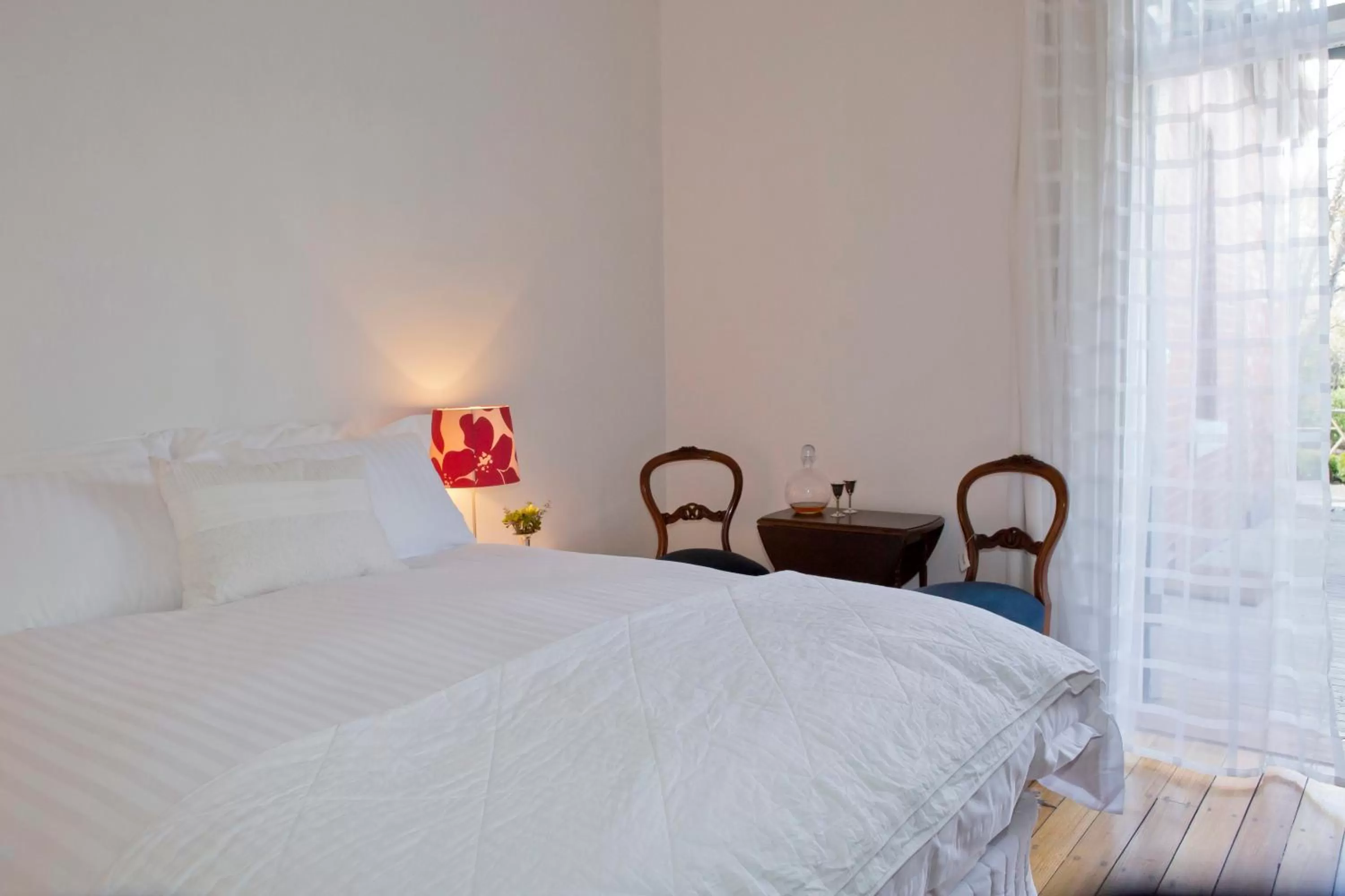 Photo of the whole room, Bed in Mollisons