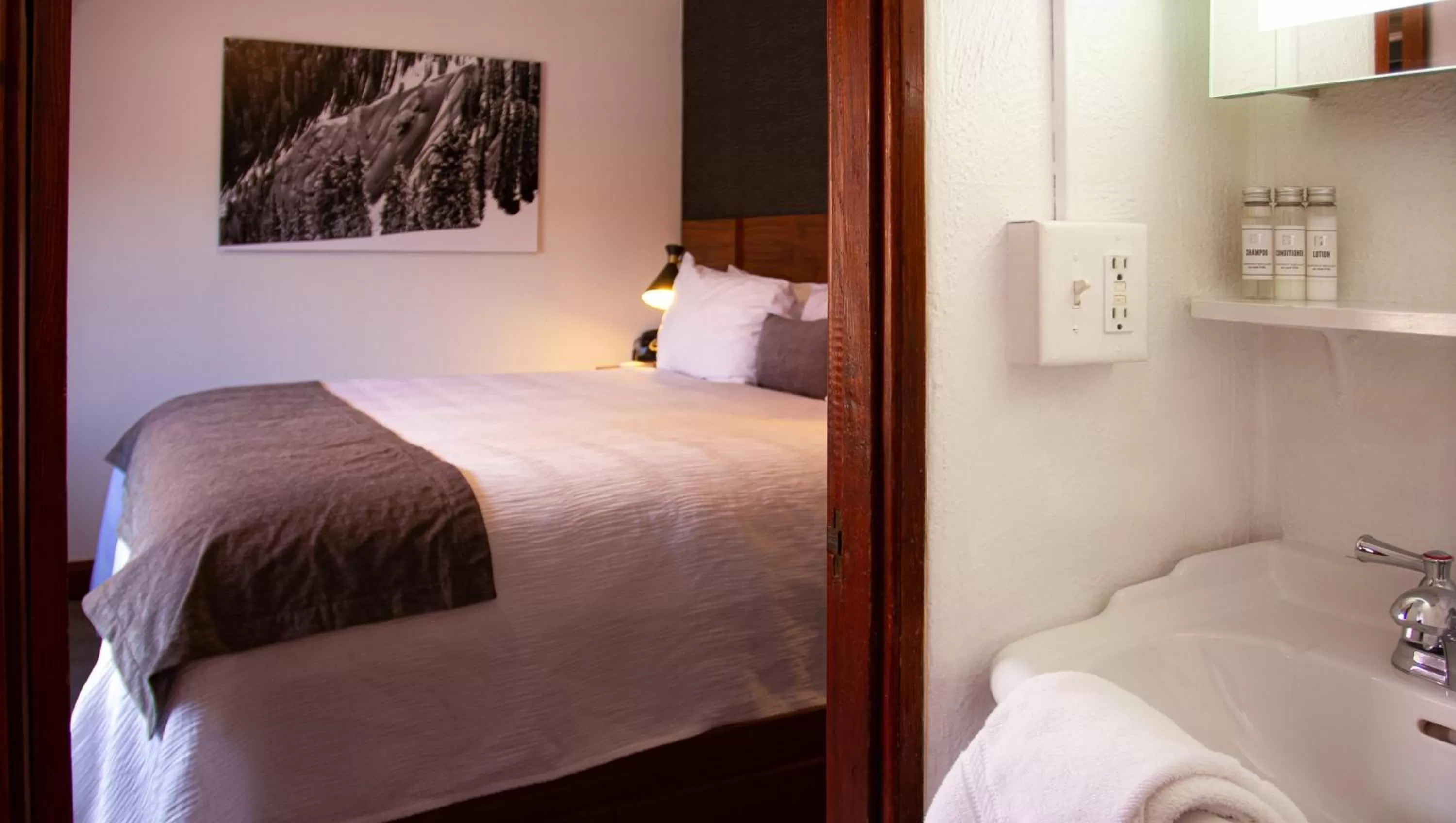 Bedroom, Bed in The Bristol Hotel