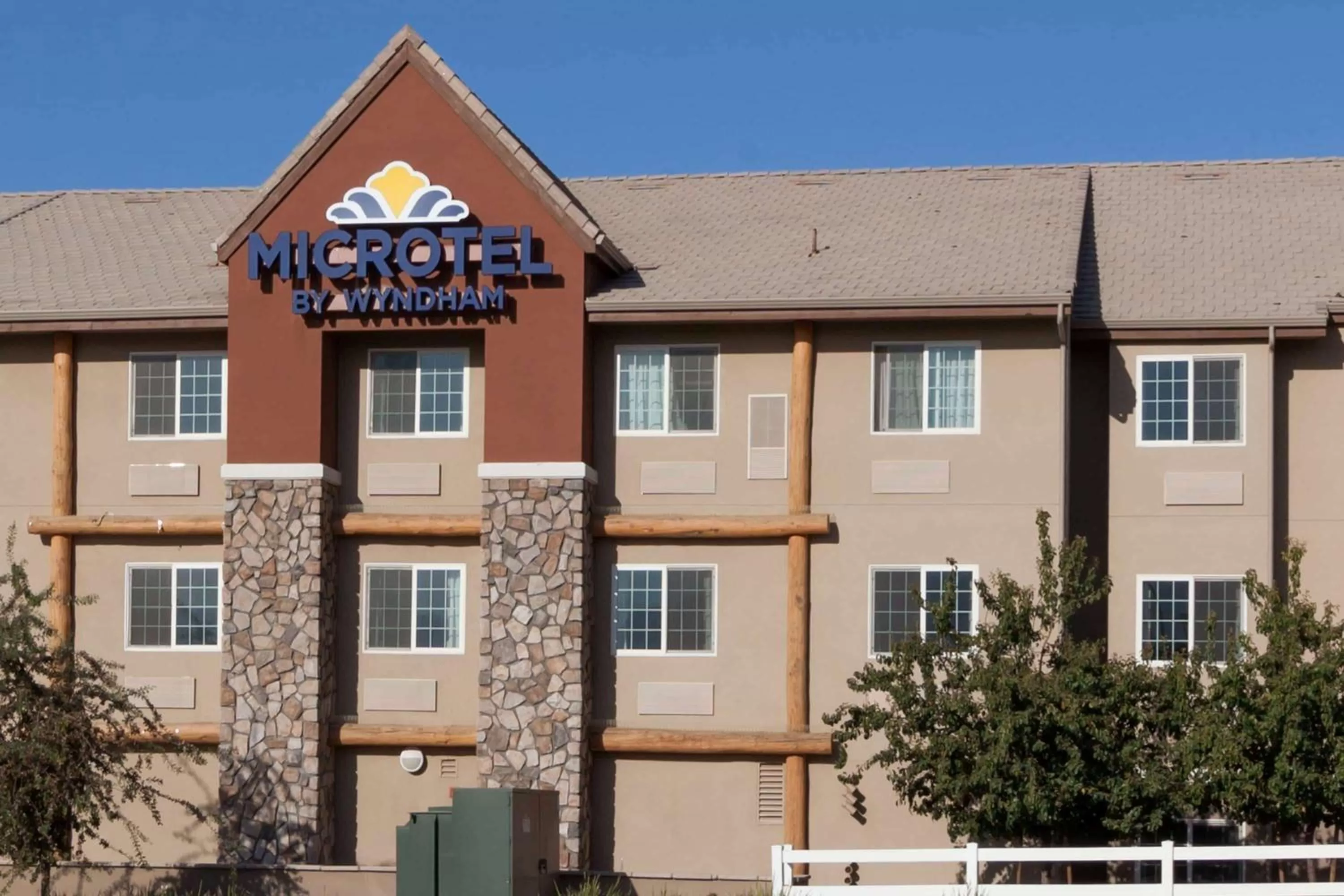 Property building in Microtel Inn & Suites by Wyndham Wheeler Ridge