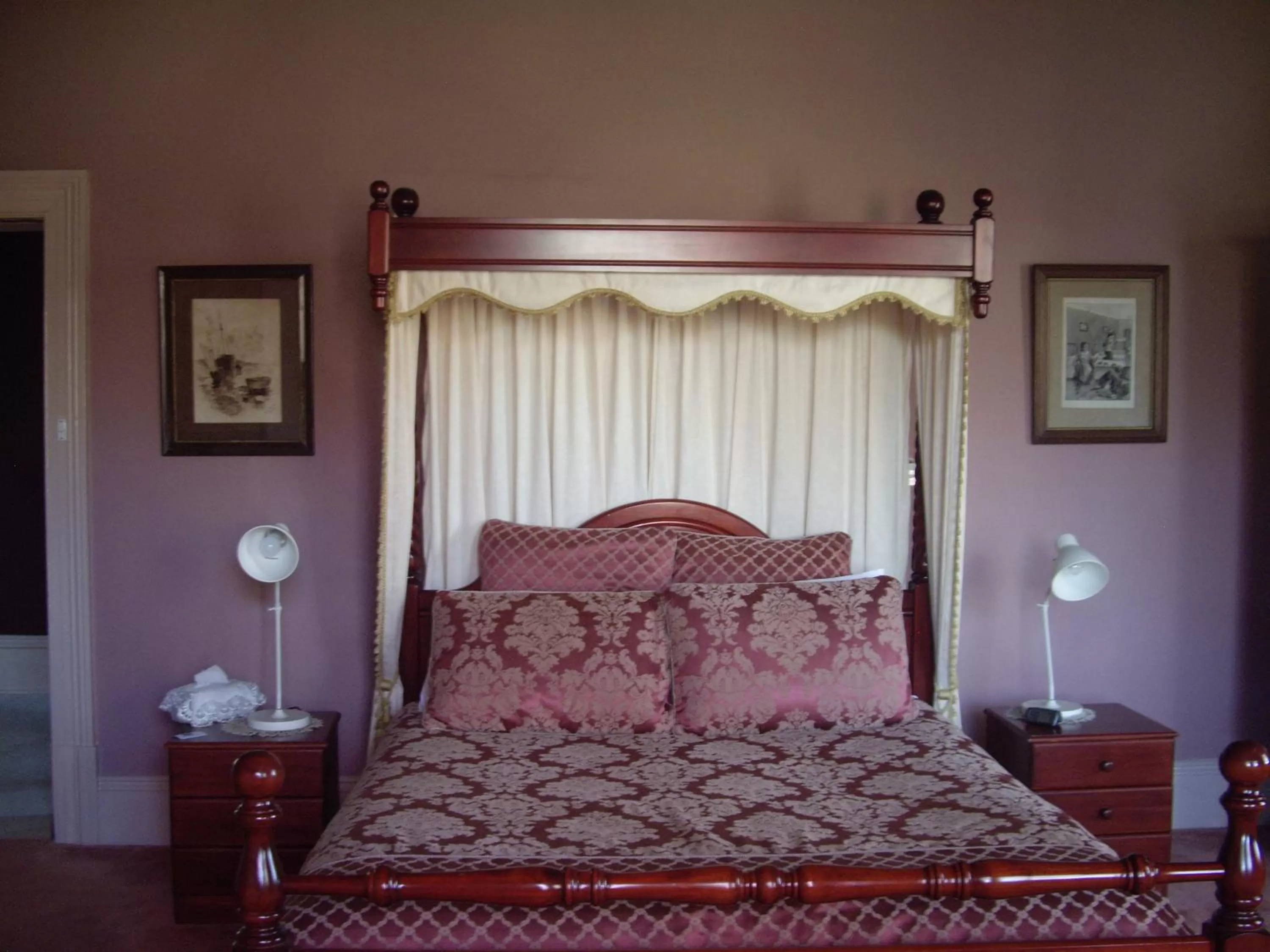 Decorative detail, Bed in Lucinda B&B